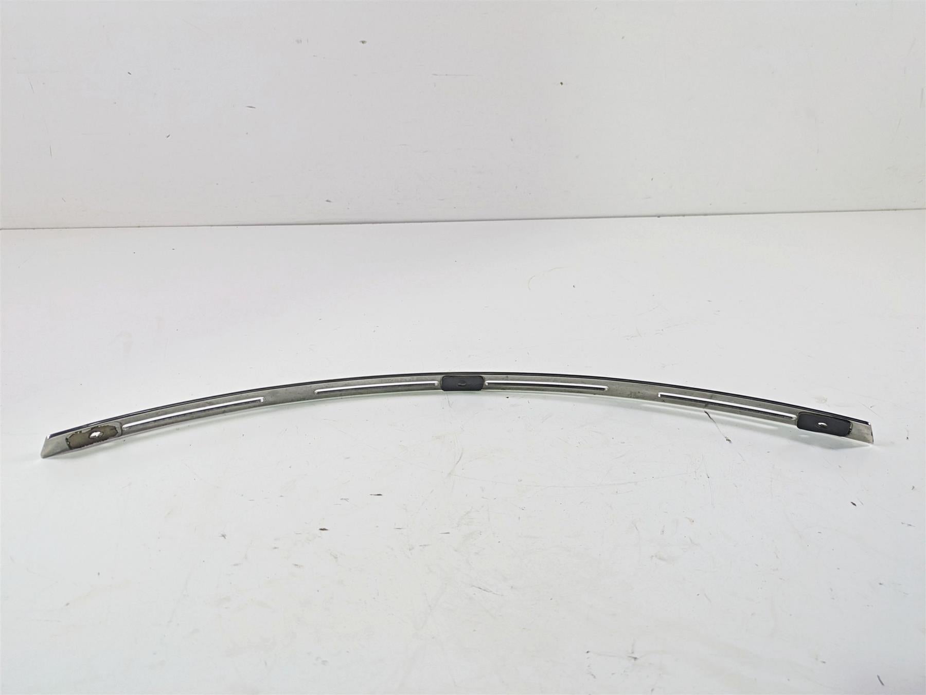 2010 Harley Touring FLHXSE CVO Street Glide Windshield Screen Trim 59133-99 {{ shop.shopifyCountryName }} - Mototech271