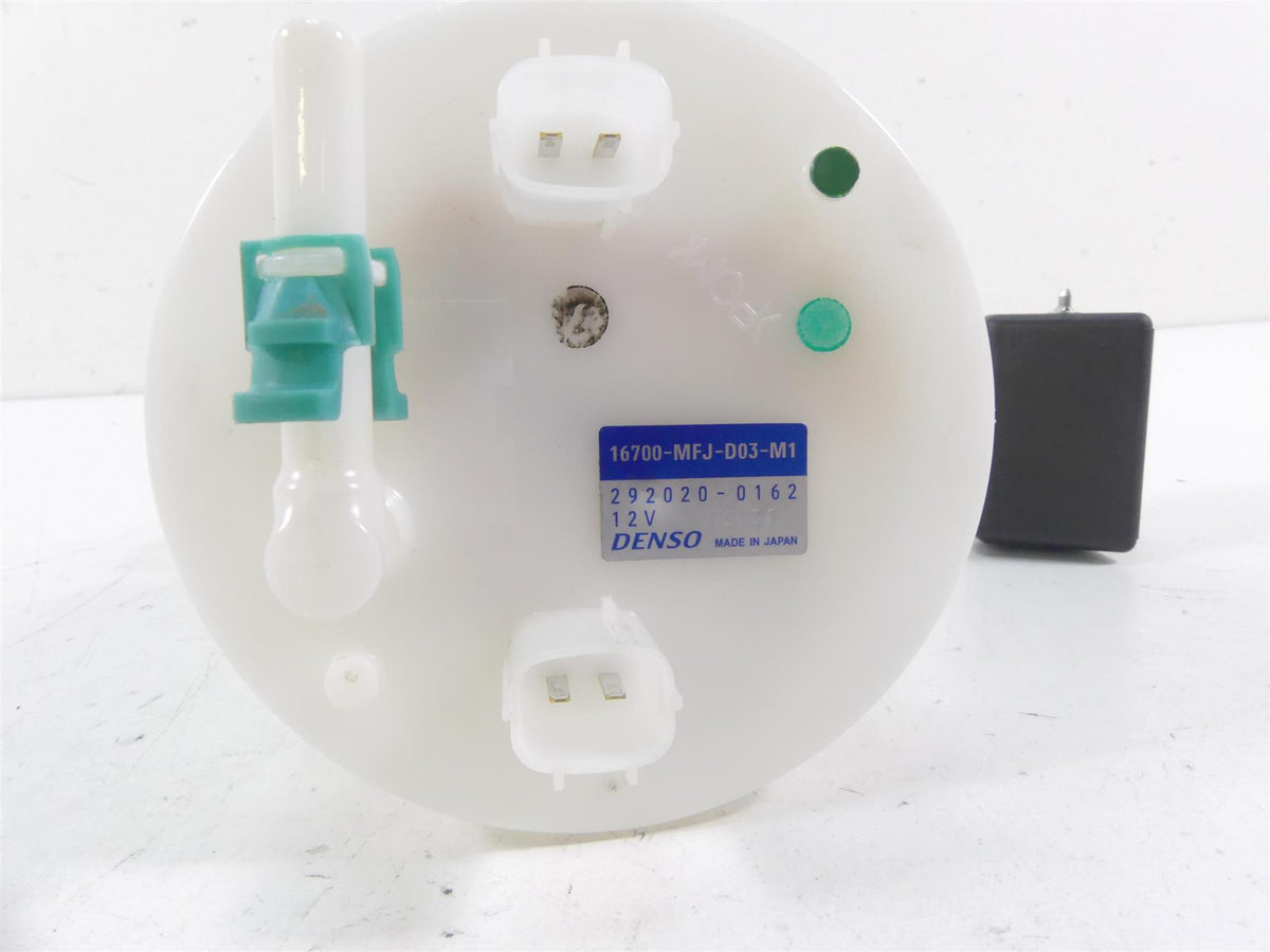 2021 Honda CBR600RR Fuel Gas Petrol Pump + Level Sender - Tested 16700-MFJ-D03 {{ shop.shopifyCountryName }} - Mototech271