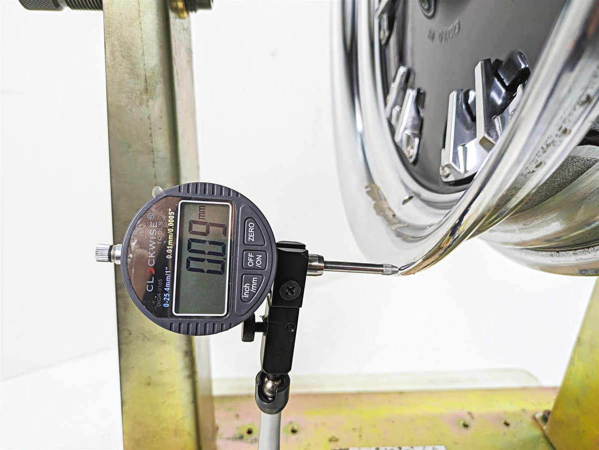 2009 Harley Dyna FXDFSE CVO Fat Bob 16x3 Front Wheel Fang Contrast Crm 43265-09 {{ shop.shopifyCountryName }} - Mototech271