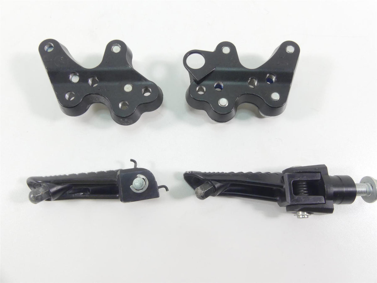 2022 Suzuki GSXR750 Front Rider Driver Footpeg Foot Peg Set 43511-14J10 {{ shop.shopifyCountryName }} - Mototech271