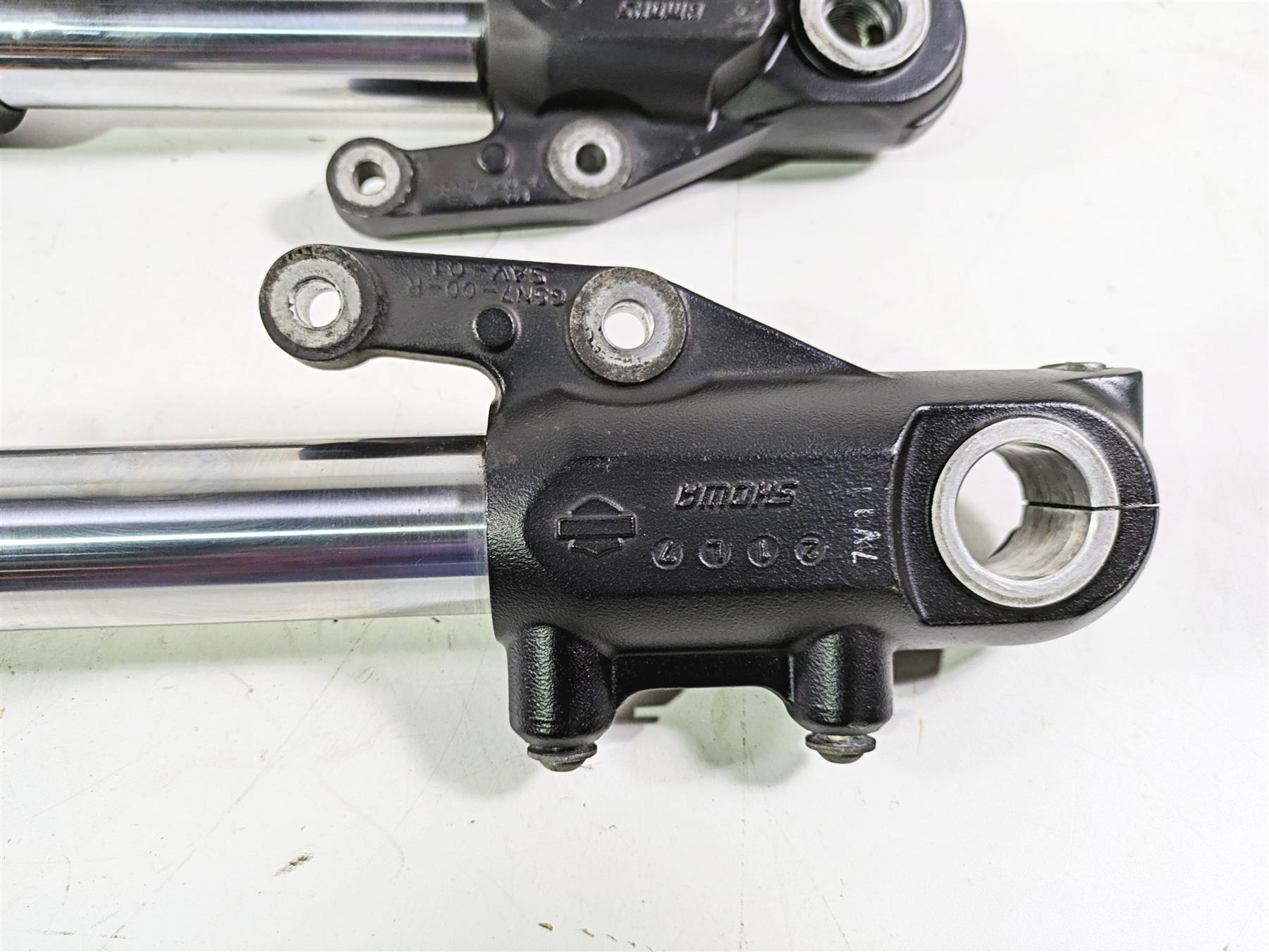 2018 Harley Softail FXFBS Fat Bob Straight Showa Front Fork Leg Set 45400178 {{ shop.shopifyCountryName }} - Mototech271
