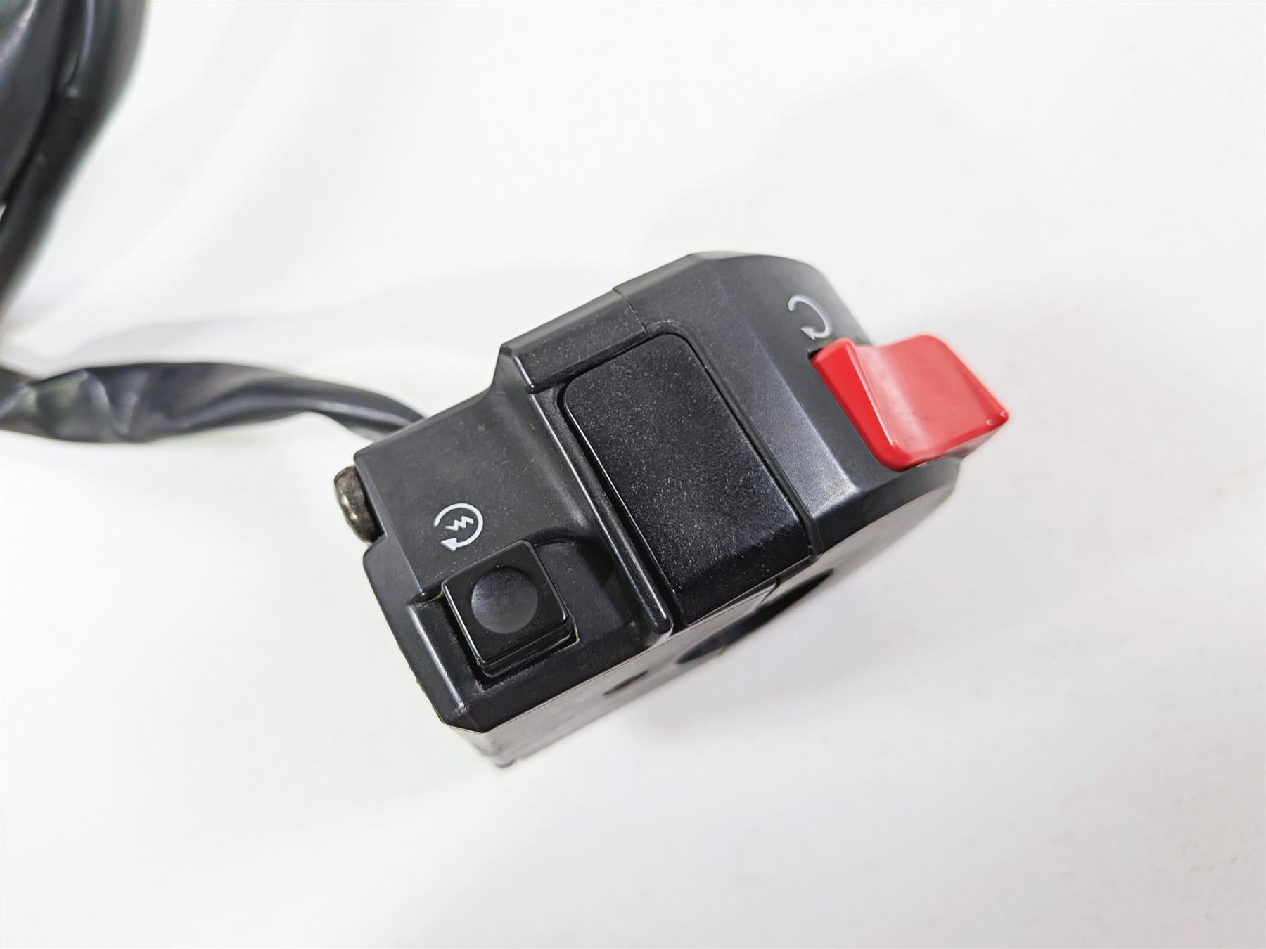 2005 KTM 950 LC8 Adventure Right Hand Control Switch Start Kill 60011074100 {{ shop.shopifyCountryName }} - Mototech271