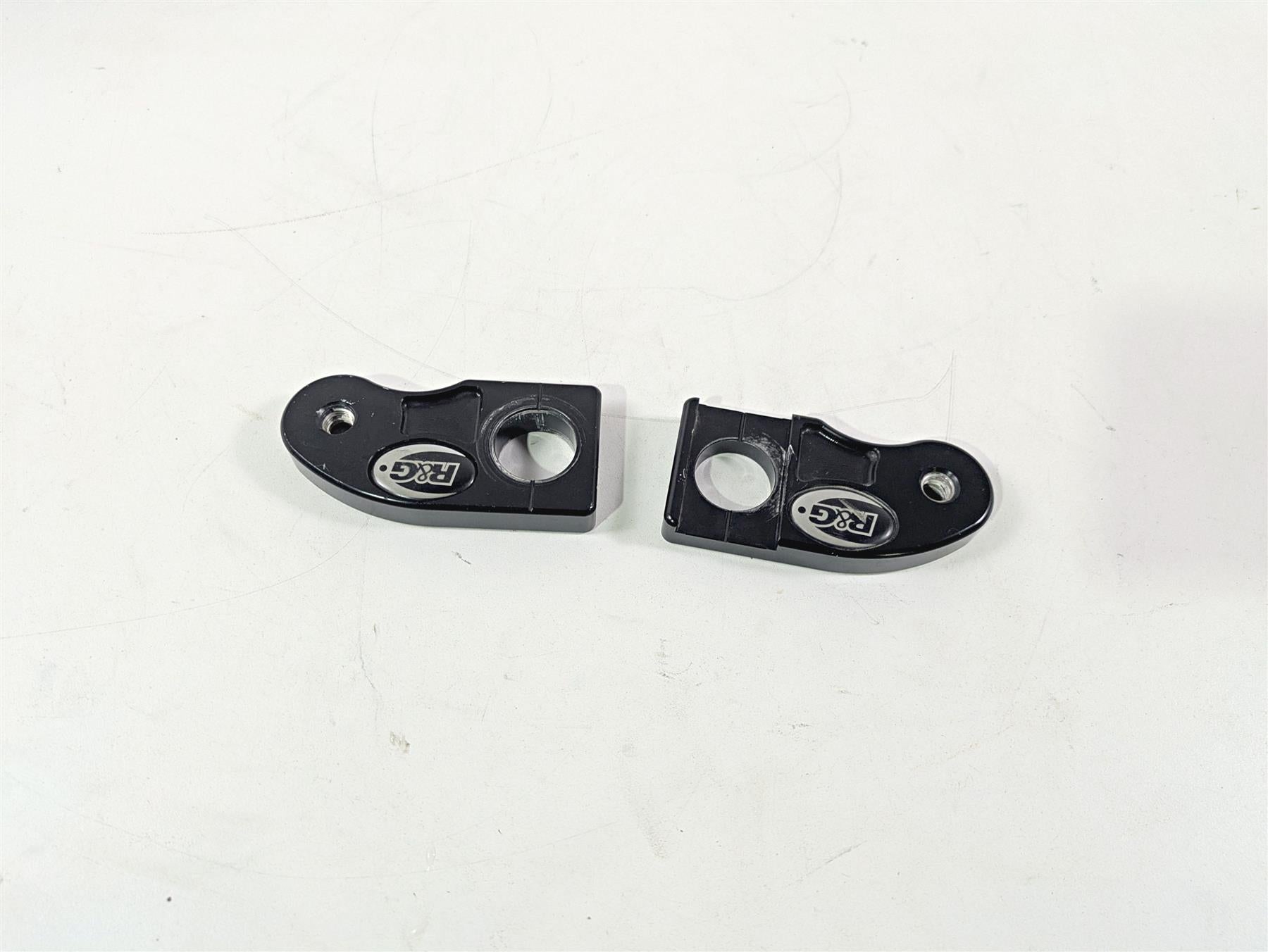 2017 Aprilia RSV 1100 Tuono V4 Factory R&G Cotton Reel Mount Plates CR0030BK {{ shop.shopifyCountryName }} - Mototech271