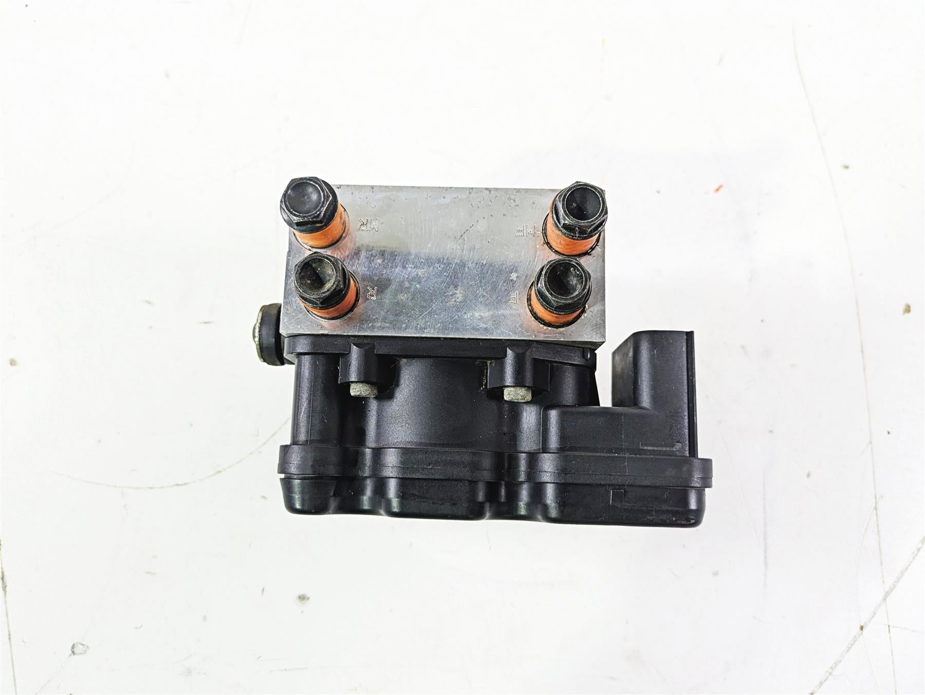 2008 Harley Touring FLHTP Electra Glide Abs Brake Pump Unit Module 40688-08 {{ shop.shopifyCountryName }} - Mototech271