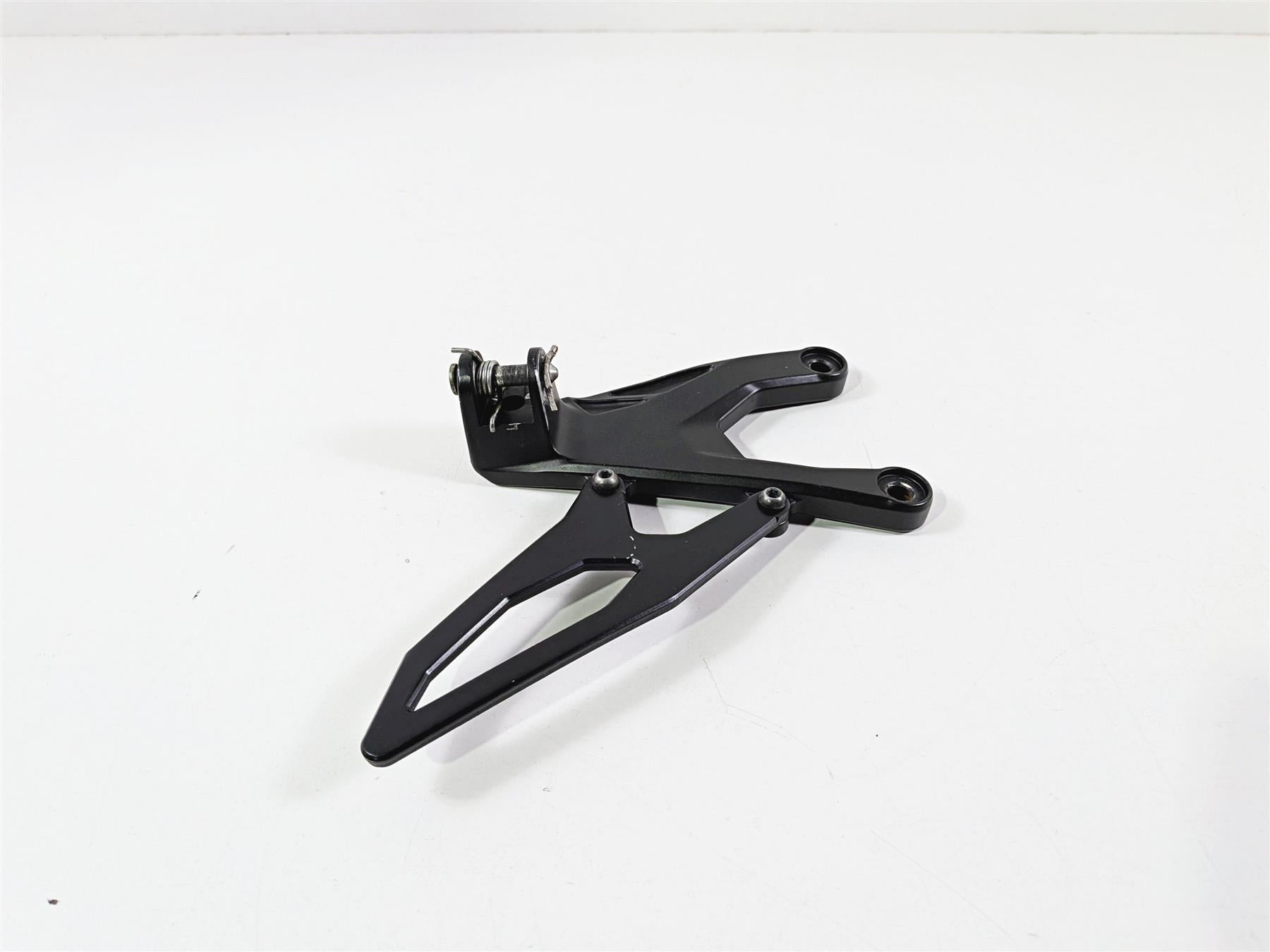 2016 Yamaha YZF R1 RN32 Front Left Foot Peg Mount 2CR-27442-00-00 {{ shop.shopifyCountryName }} - Mototech271
