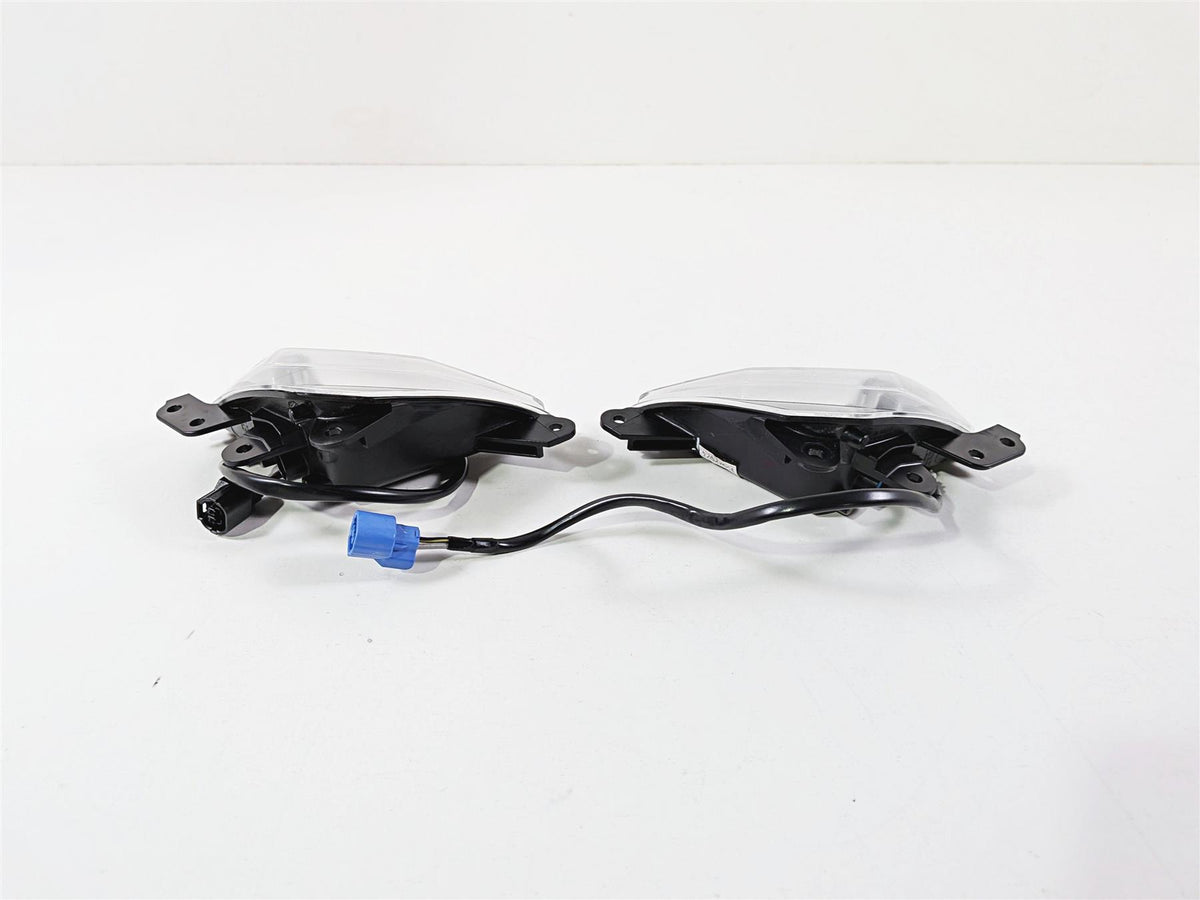 2024 Kawasaki EX500 Ninja 40th An. Front Blinker Turn Signal Set 23040-0157 {{ shop.shopifyCountryName }} - Mototech271