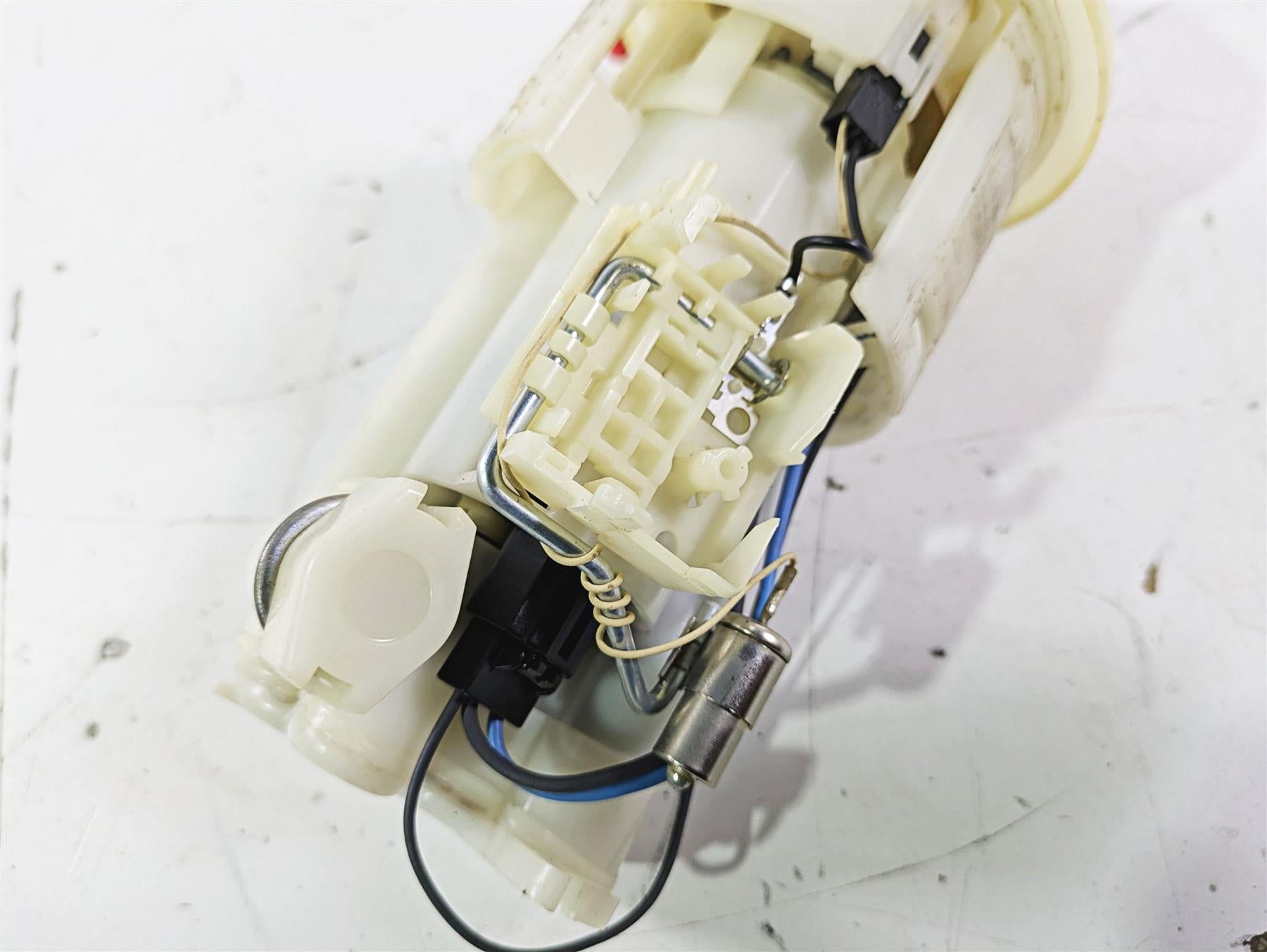 2012 Triumph Daytona 675 Denso Fuel Gas Petrol Pump - Tested T2401977 {{ shop.shopifyCountryName }} - Mototech271