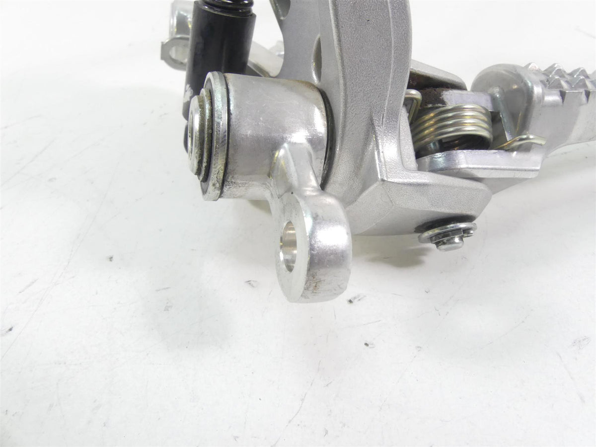 2021 Honda CBR600RR Front Right Rider Driver Footpeg + Brake Pedal 50600-MFJ-D00 {{ shop.shopifyCountryName }} - Mototech271