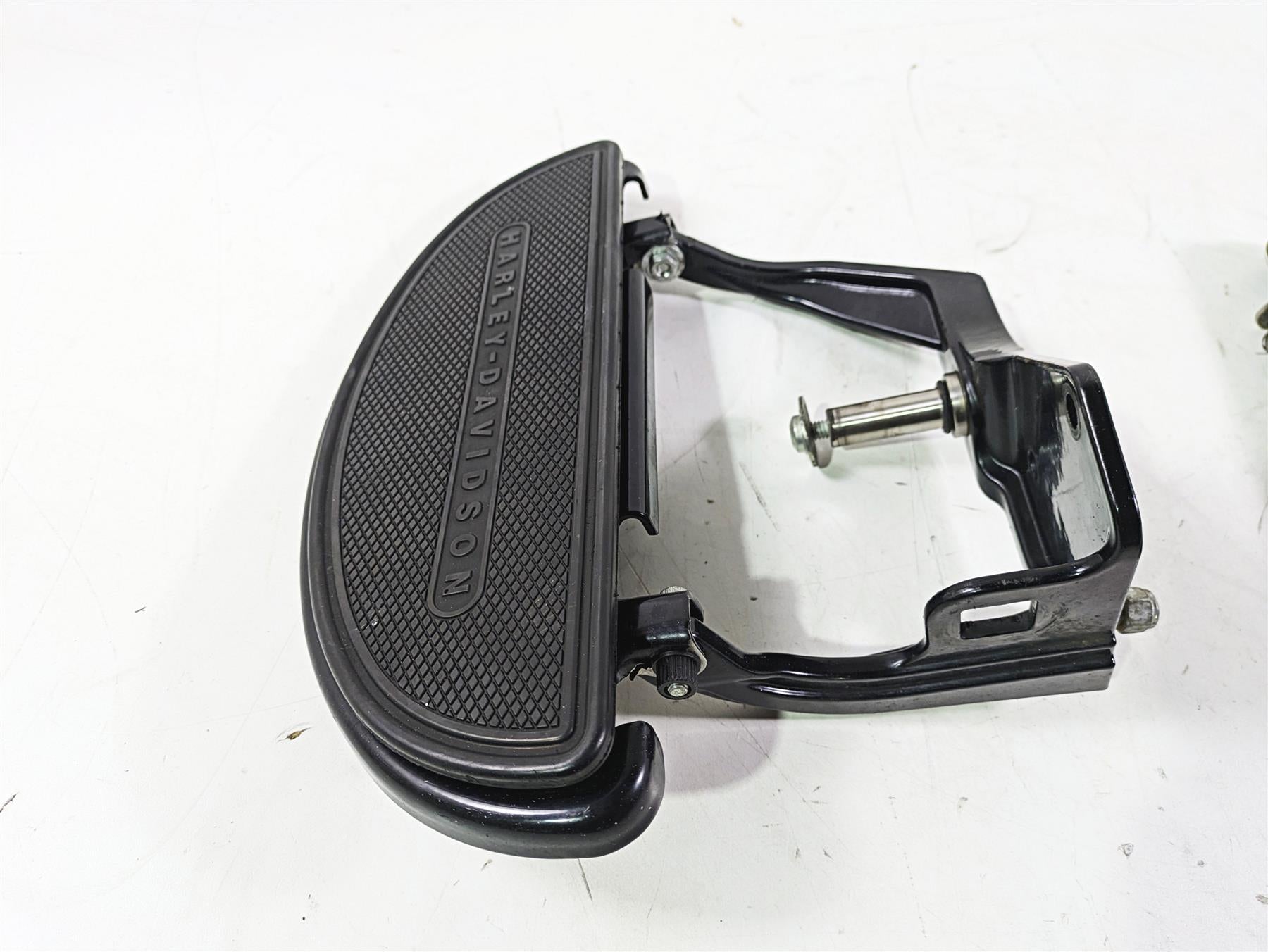 2008 Harley FLSTSB Cross Bones Left Right Floor Board & Mount Set 50600026 {{ shop.shopifyCountryName }} - Mototech271
