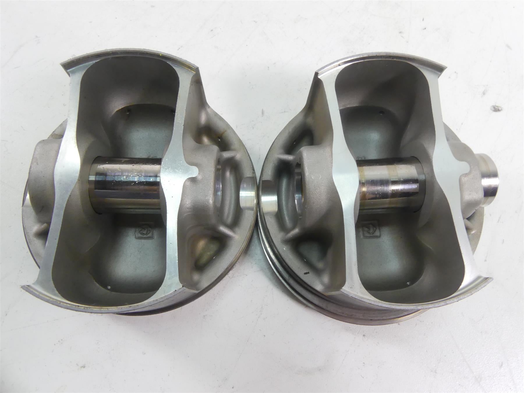 2014 Moto Guzzi Griso 1200 SE 8V Cylinder Jug Piston Set - Nice 981008 981007 {{ shop.shopifyCountryName }} - Mototech271
