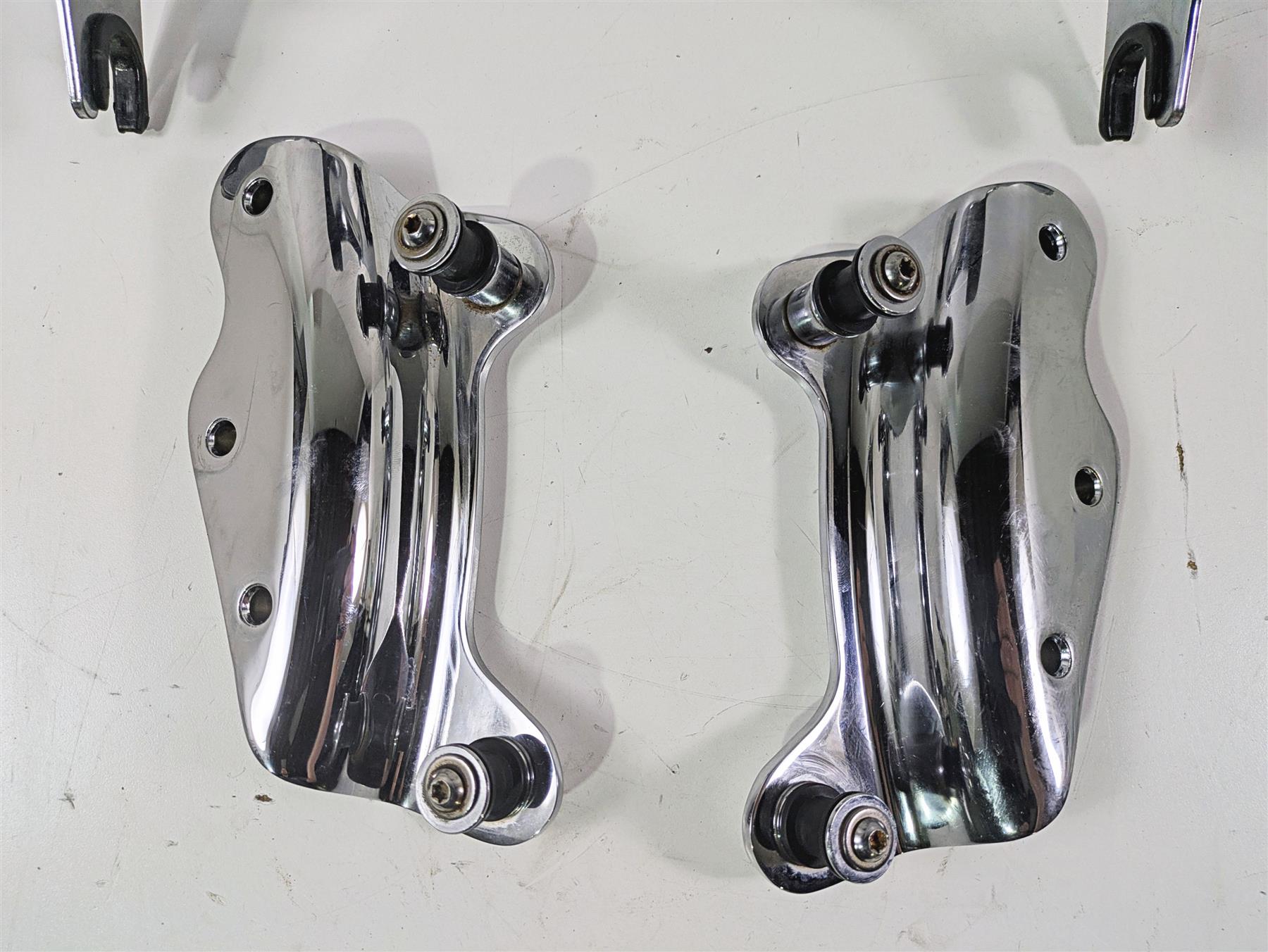 2010 Harley Touring FLHXSE CVO Street Glide 29" Sissybar Backrest + Mounts Read {{ shop.shopifyCountryName }} - Mototech271
