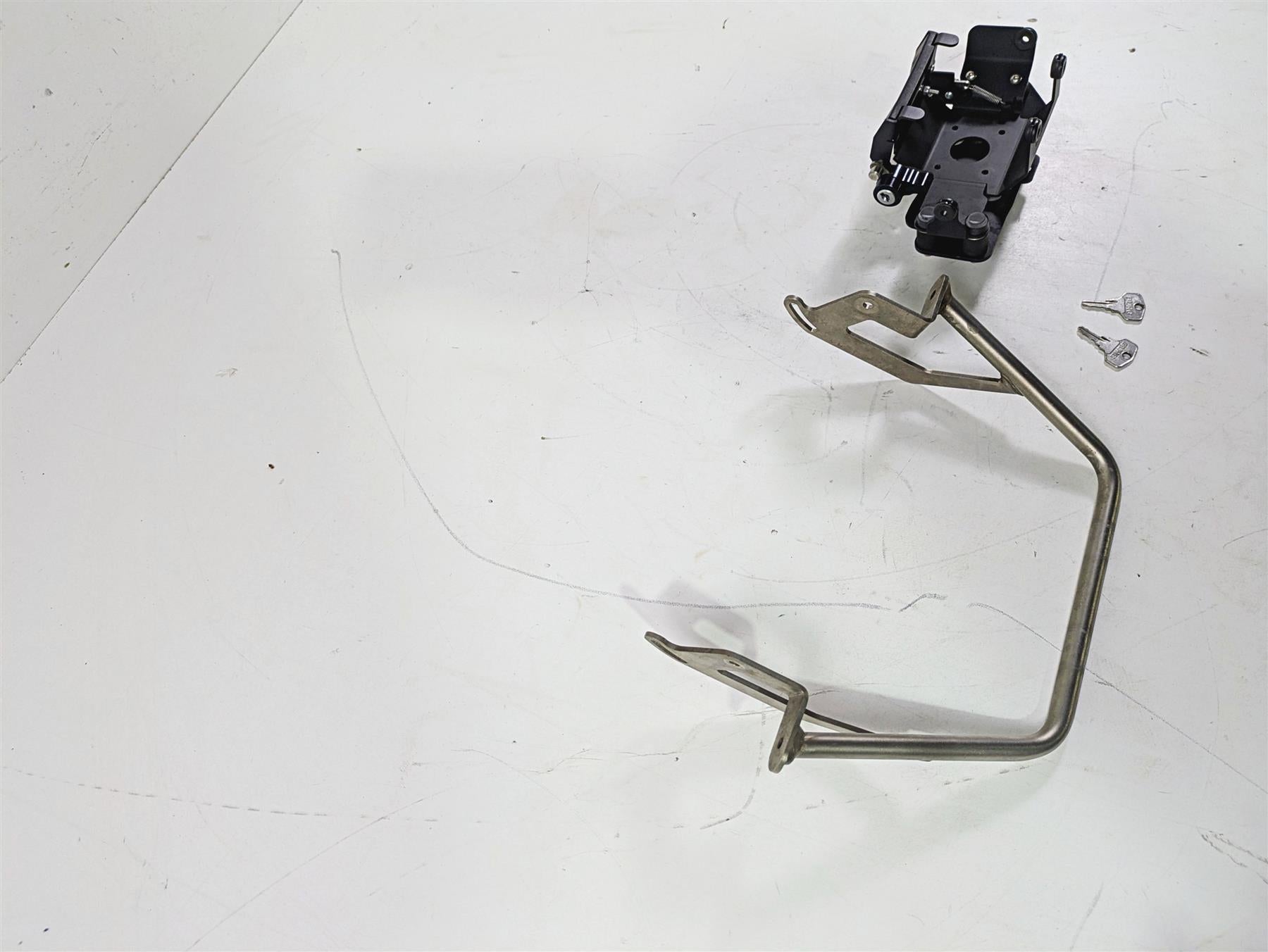 2010 BMW R1200GS K25 Touratech Locking Gps Mount + Adapter Set 065-0561 040-0667 {{ shop.shopifyCountryName }} - Mototech271