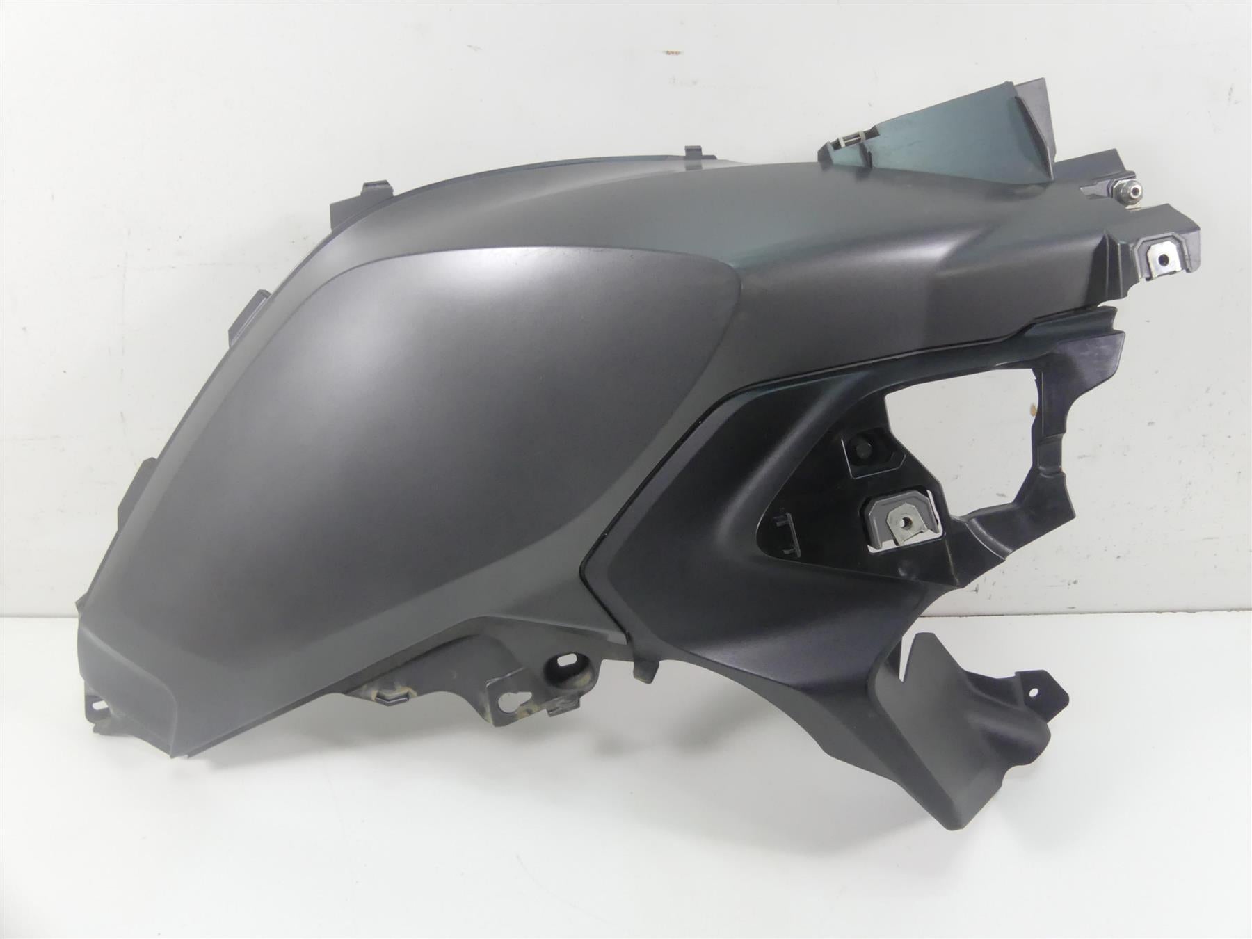 2019 BMW R1250GS K50 Right Main Tank Fairing Cover 46638563502 46638556636 {{ shop.shopifyCountryName }} - Mototech271