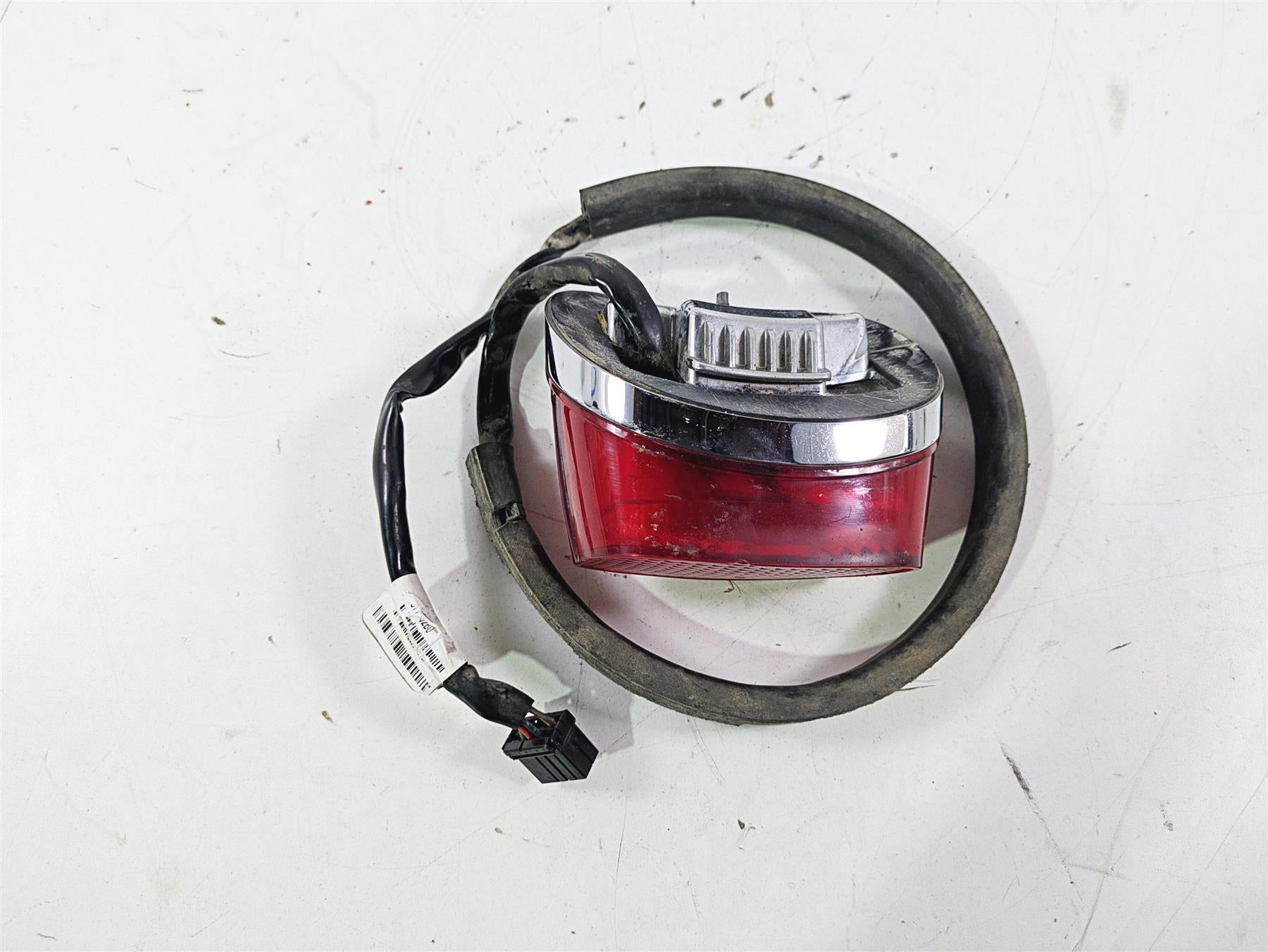 2011 Harley FXDC Dyna Super Glide Taillight Tail Light Lamp & Lens 68140-04 {{ shop.shopifyCountryName }} - Mototech271