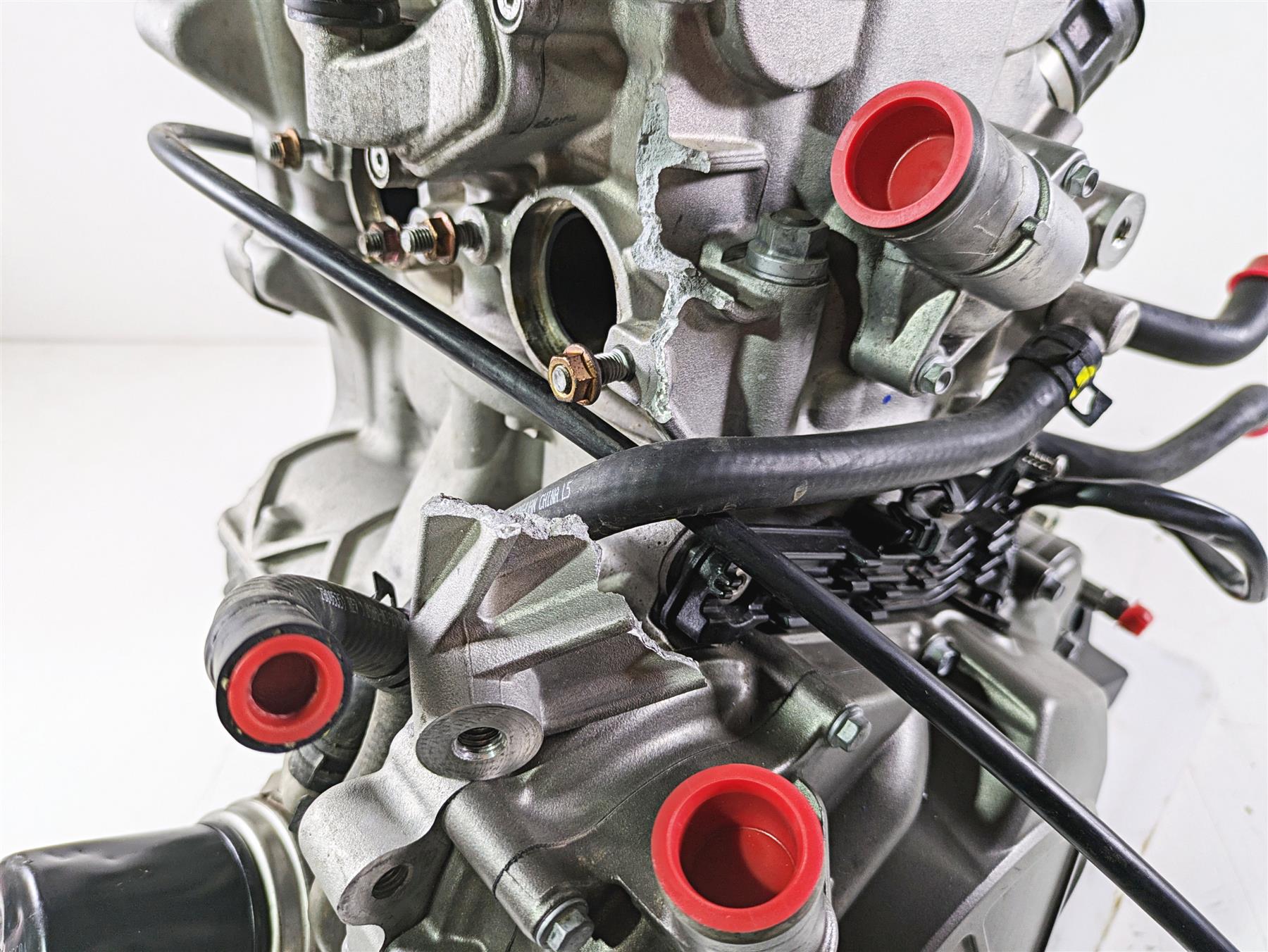 2021 Aprilia RS660 Running Engine Motor 2K -Video -BROKE MOUNT CM2966115 {{ shop.shopifyCountryName }} - Mototech271