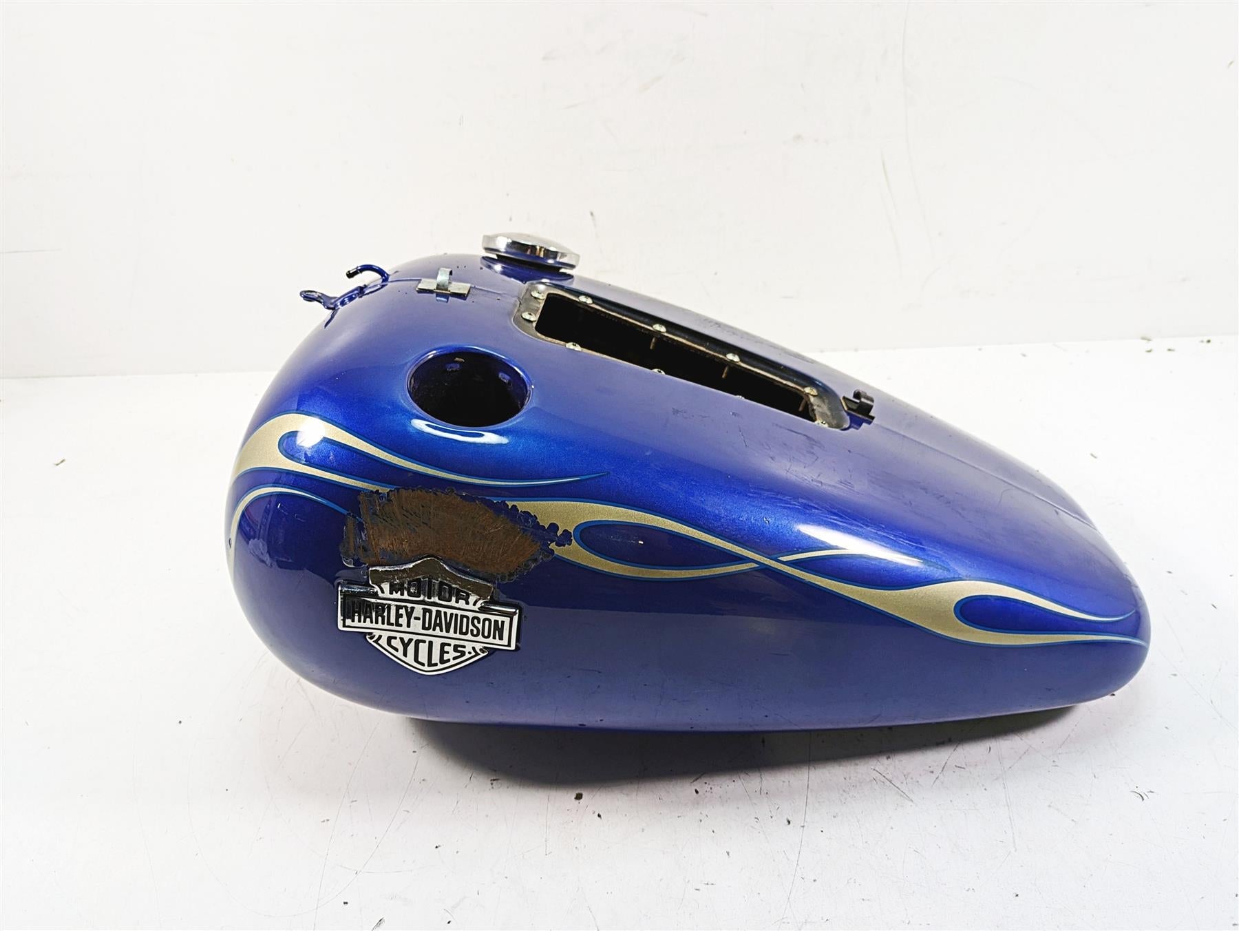 2009 Harley FXCWC Softail Rocker C Fuel Petrol Tank Flame Blue Pearl 62105-08 {{ shop.shopifyCountryName }} - Mototech271