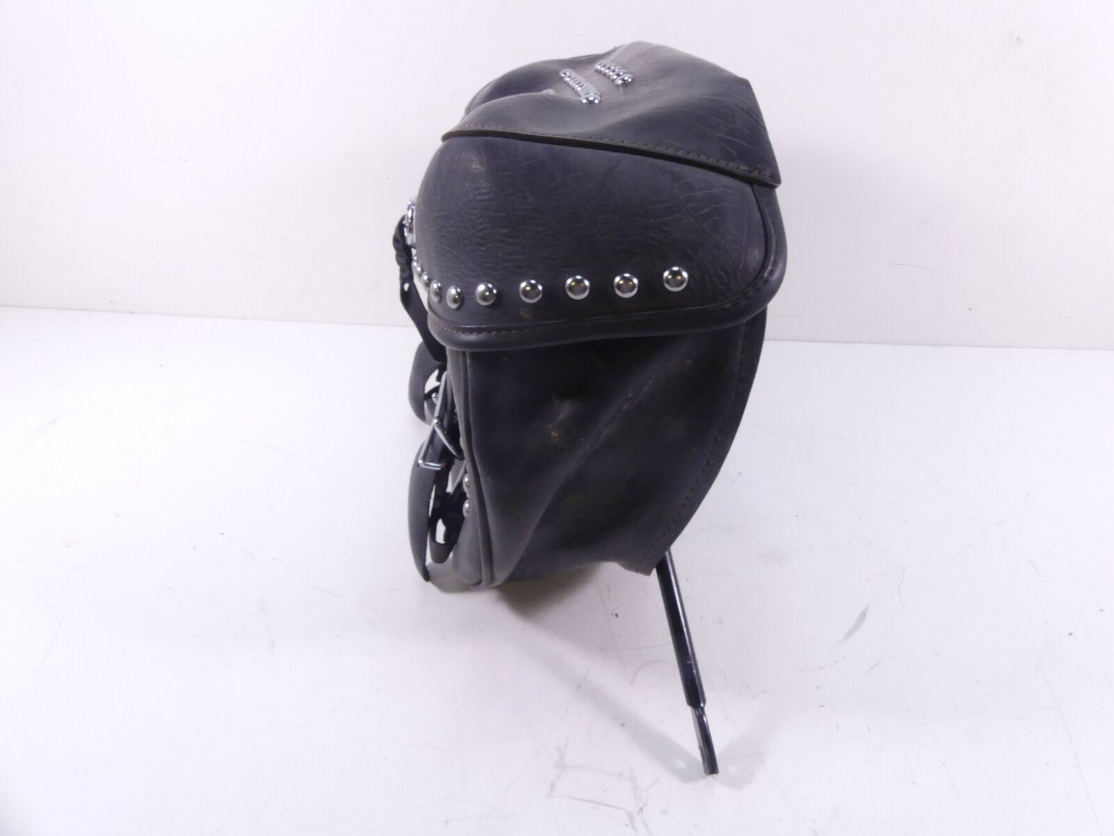 2013 Harley Softail FLSTC Heritage Classic Right Saddlebag & Mount 90477-09 {{ shop.shopifyCountryName }} - Mototech271