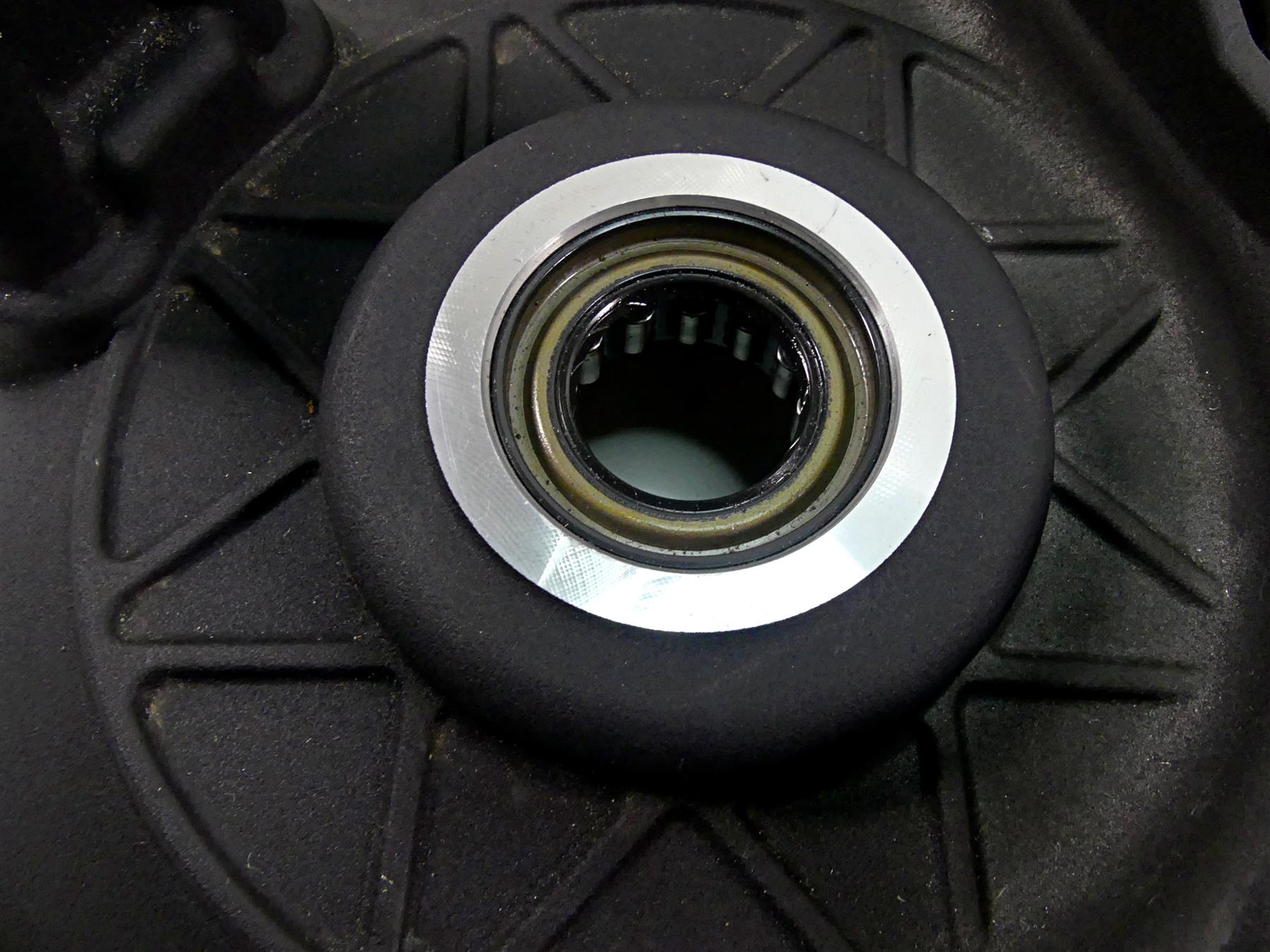 2002 Harley FLSTCI Softail Heritage Inner Primary Drive Clutch Cover 60620-94B {{ shop.shopifyCountryName }} - Mototech271