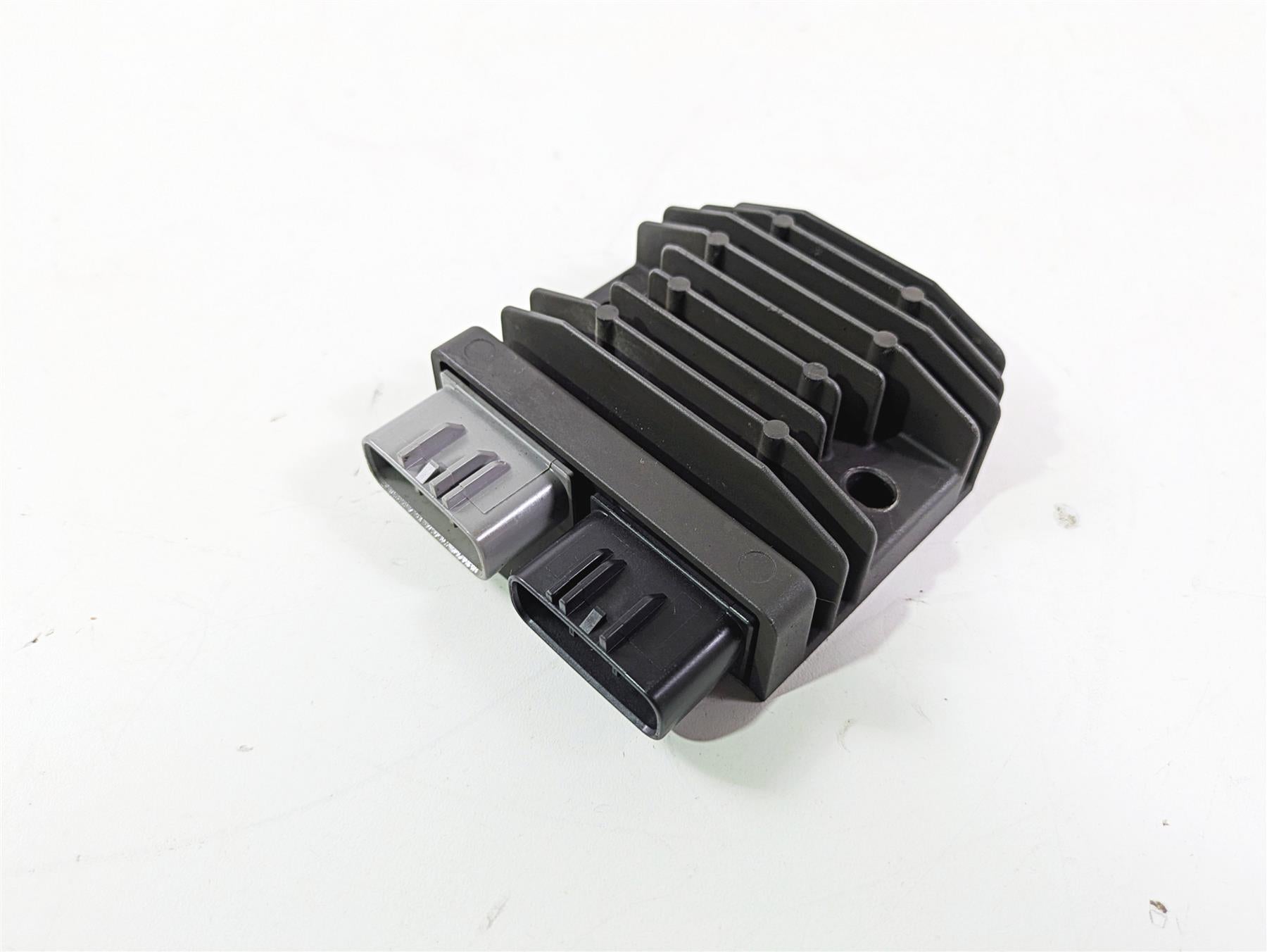 2015 BMW R1200 GS Adv K51 Rectifier Voltage Regulator FH020AA 12318523367 {{ shop.shopifyCountryName }} - Mototech271