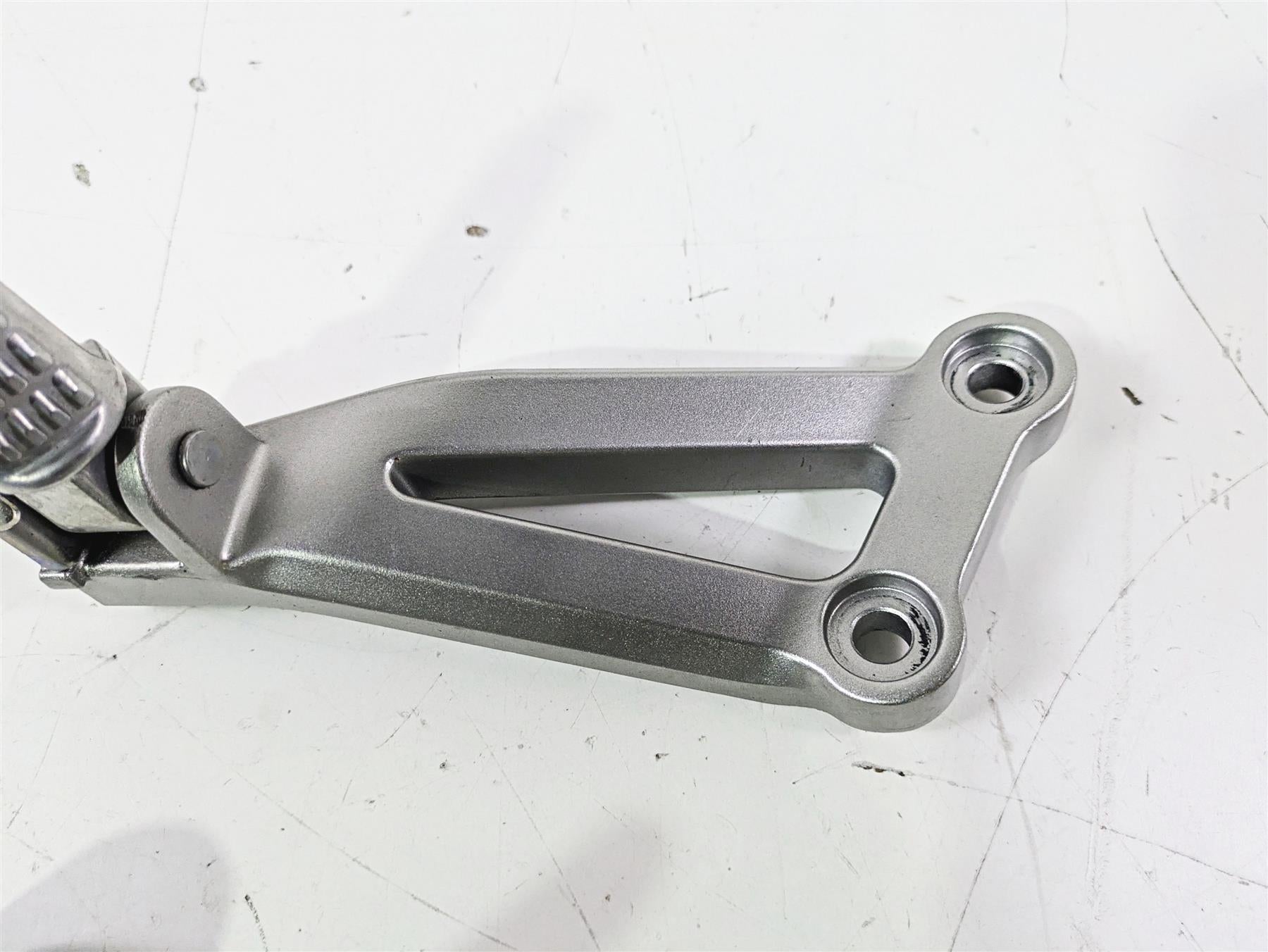 2005 Kawasaki ZX12R Ninja Rear Passenger Footpeg Set 35063-0062-458 {{ shop.shopifyCountryName }} - Mototech271