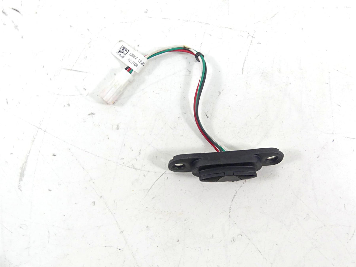 2019 Indian Chieftain Classic Electrical Saddlebag Lock Switch 4017110 {{ shop.shopifyCountryName }} - Mototech271