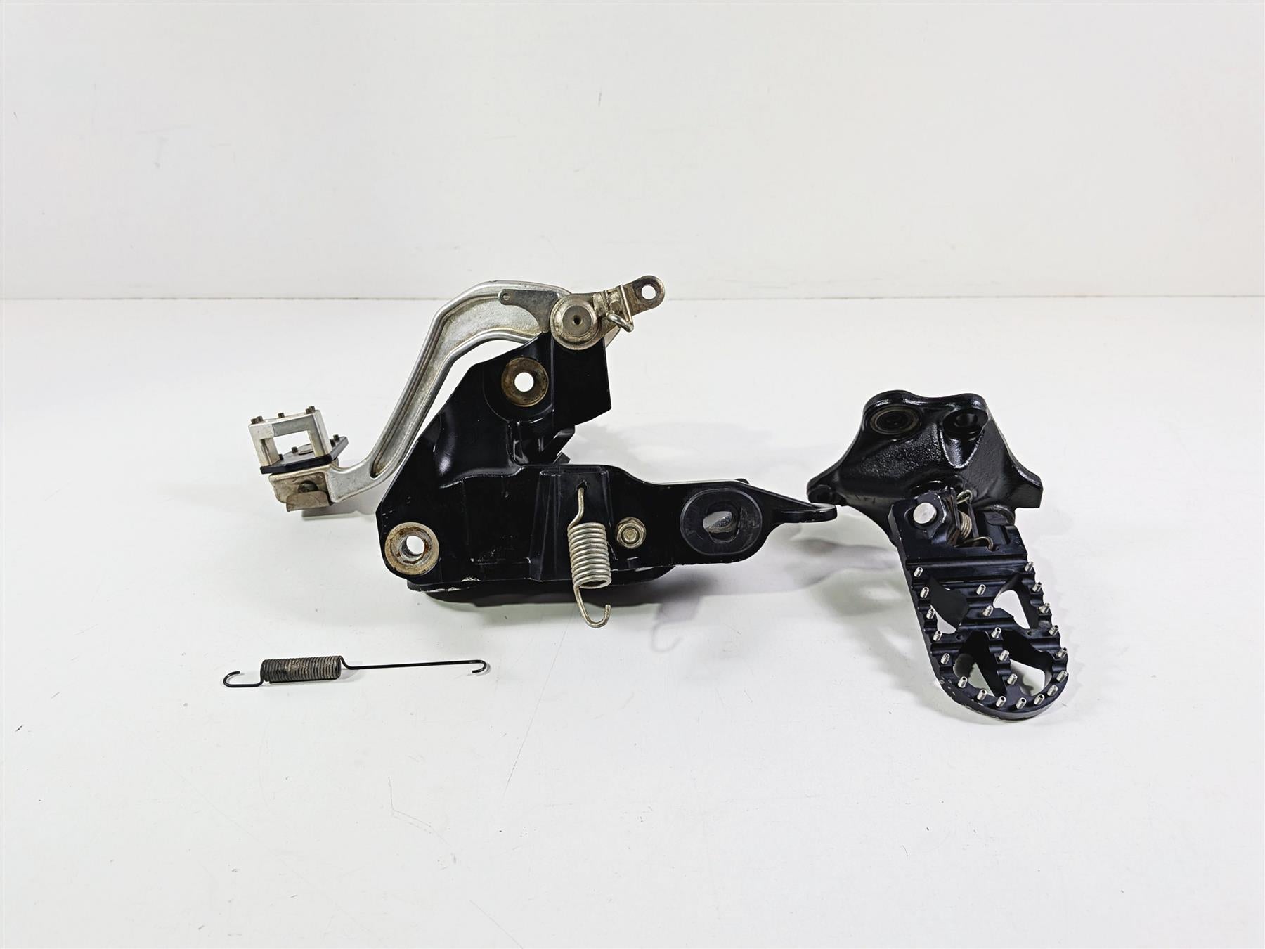 2017 Honda CRF1000 Africa Twin Left Right Front Foot Peg Set 50625-MJP-G50-Mototech271