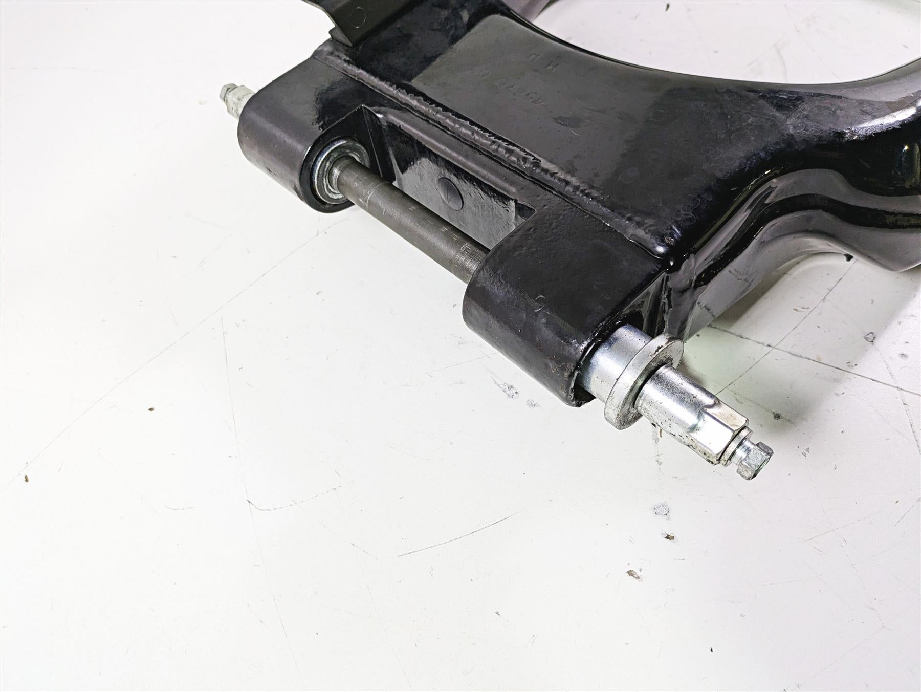 2015 Harley Touring FLHTKL E -Glide Low Rear Swingarm + Axle Set 47549-09A {{ shop.shopifyCountryName }} - Mototech271