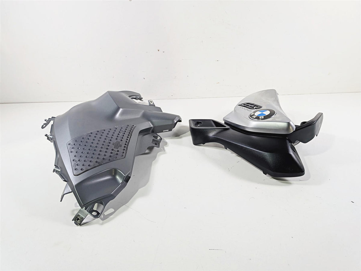 2016 BMW R1200 GS K50 Right Tank Side Main Fairing Emblem Set 46638533680 {{ shop.shopifyCountryName }} - Mototech271