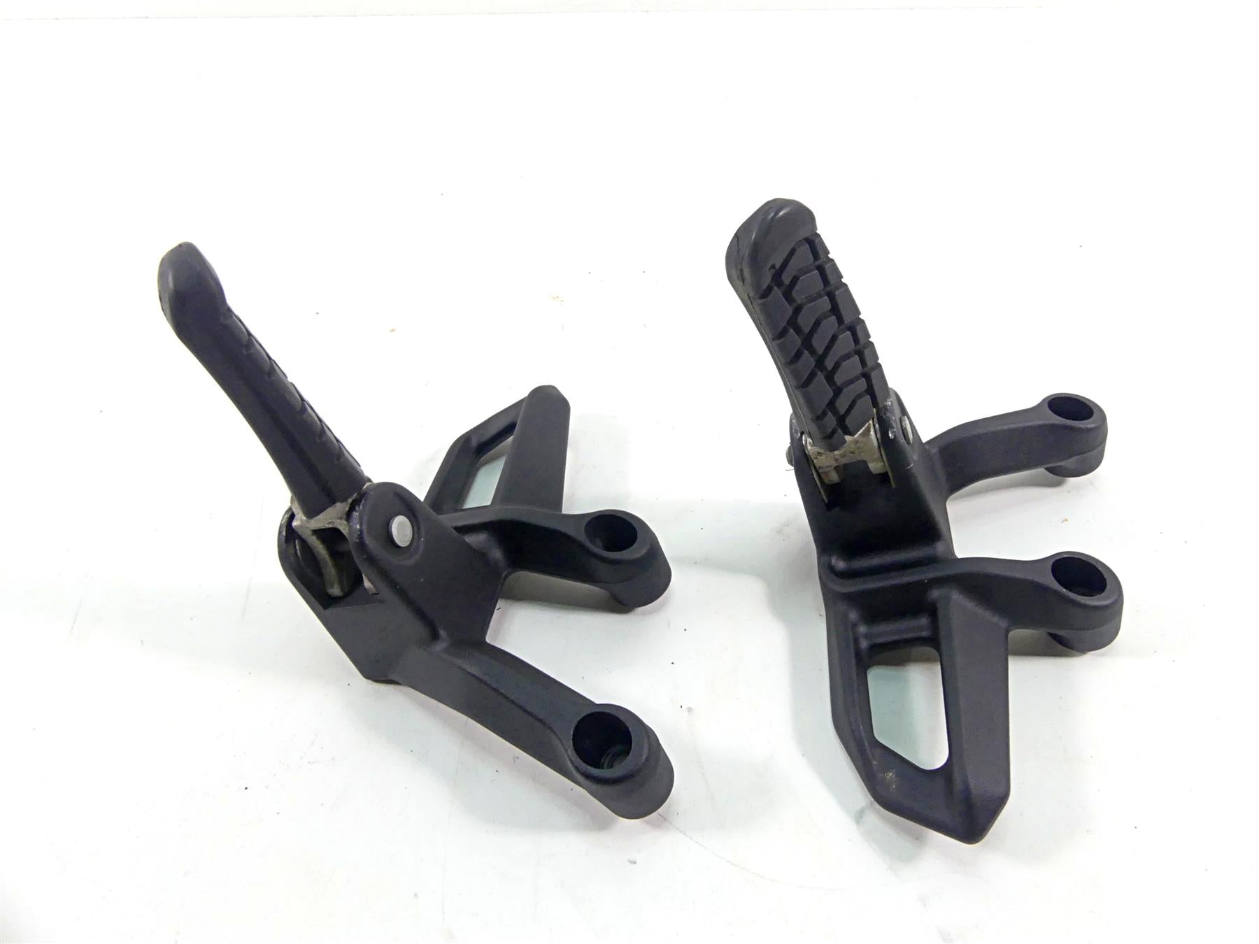 2015 KTM 1190 Adventure Rear Passenger Footpeg Set 6030304800033S 6030304900033S {{ shop.shopifyCountryName }} - Mototech271