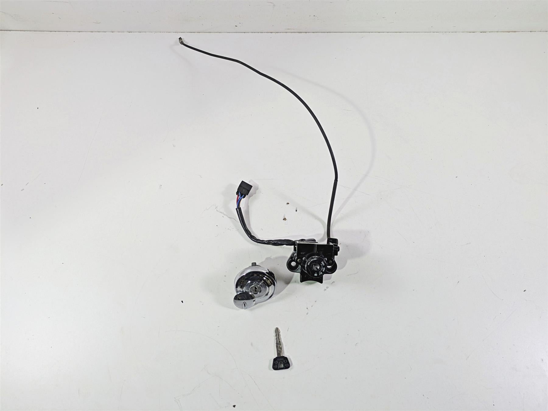 1999 Yamaha XV1600 Road Star Ignition Switch Key Lock Tank Cap Set 4WM-82501-02 {{ shop.shopifyCountryName }} - Mototech271