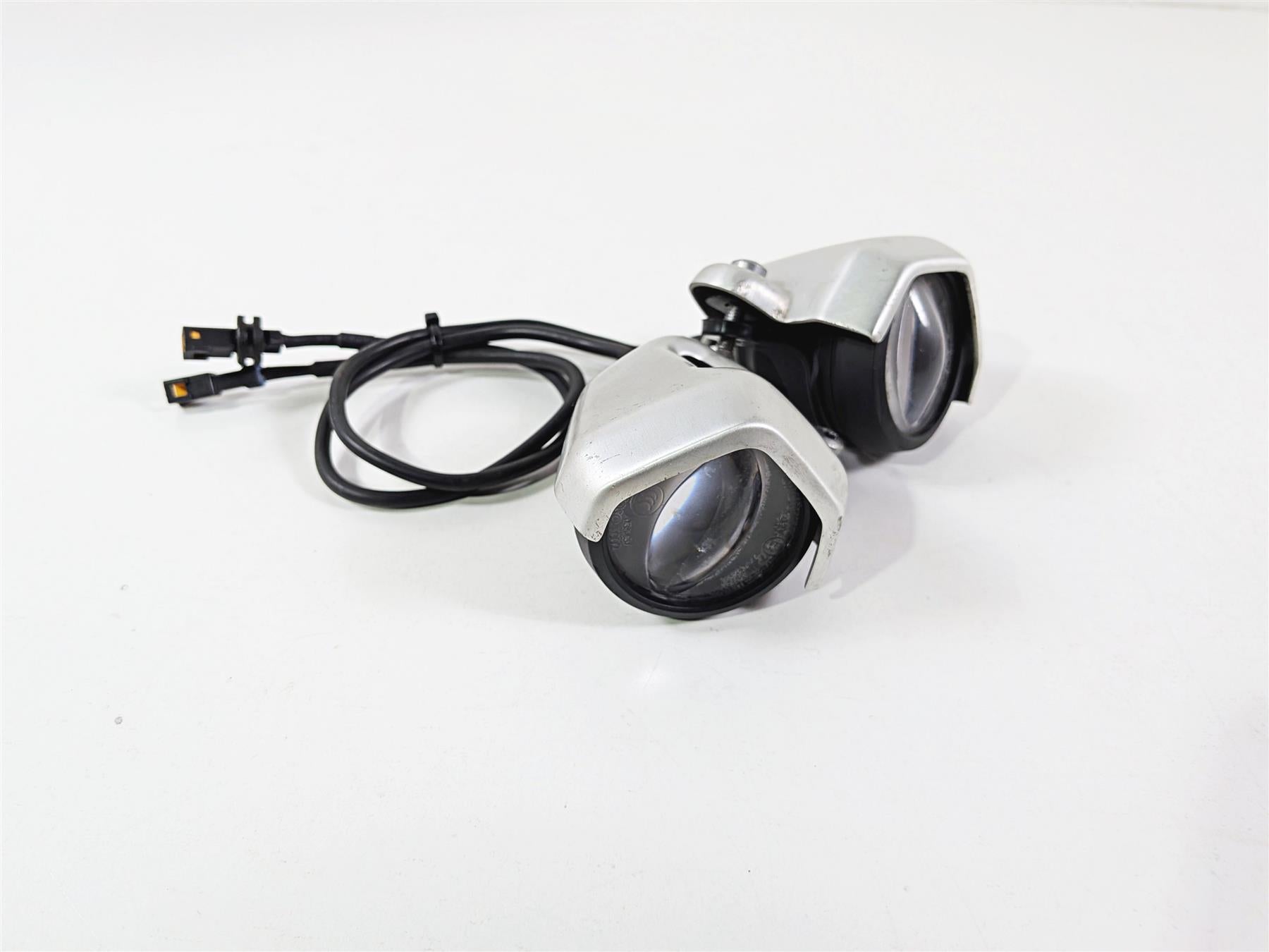2022 Triumph Tiger 900 GT Pro Front Fog Spot Light Lamp Set T2708708 T2708722 {{ shop.shopifyCountryName }} - Mototech271