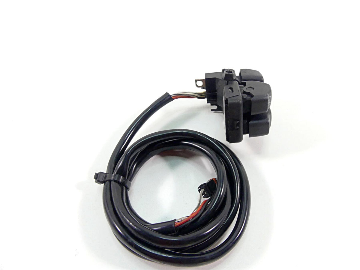 2017 Harley Dyna FXDB Street Bob Right Control Switch - For Parts 71500360 {{ shop.shopifyCountryName }} - Mototech271