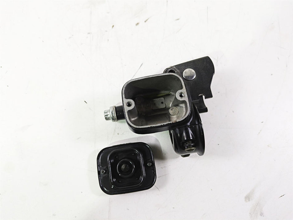 2002 Harley Dyna FXDL Low Rider Front Brake Master Cylinder 9/16" 45019-96F {{ shop.shopifyCountryName }} - Mototech271