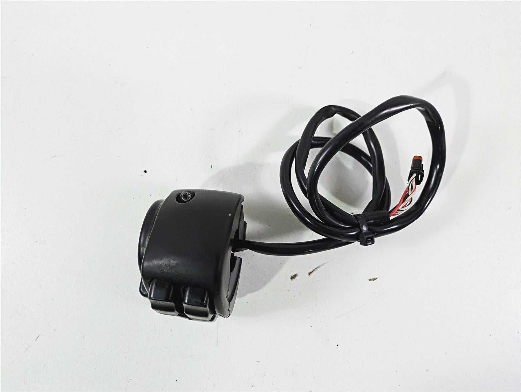 2014 Harley FLS Softail Slim Left Hand Control Turn Signal Switch 72949-12A {{ shop.shopifyCountryName }} - Mototech271
