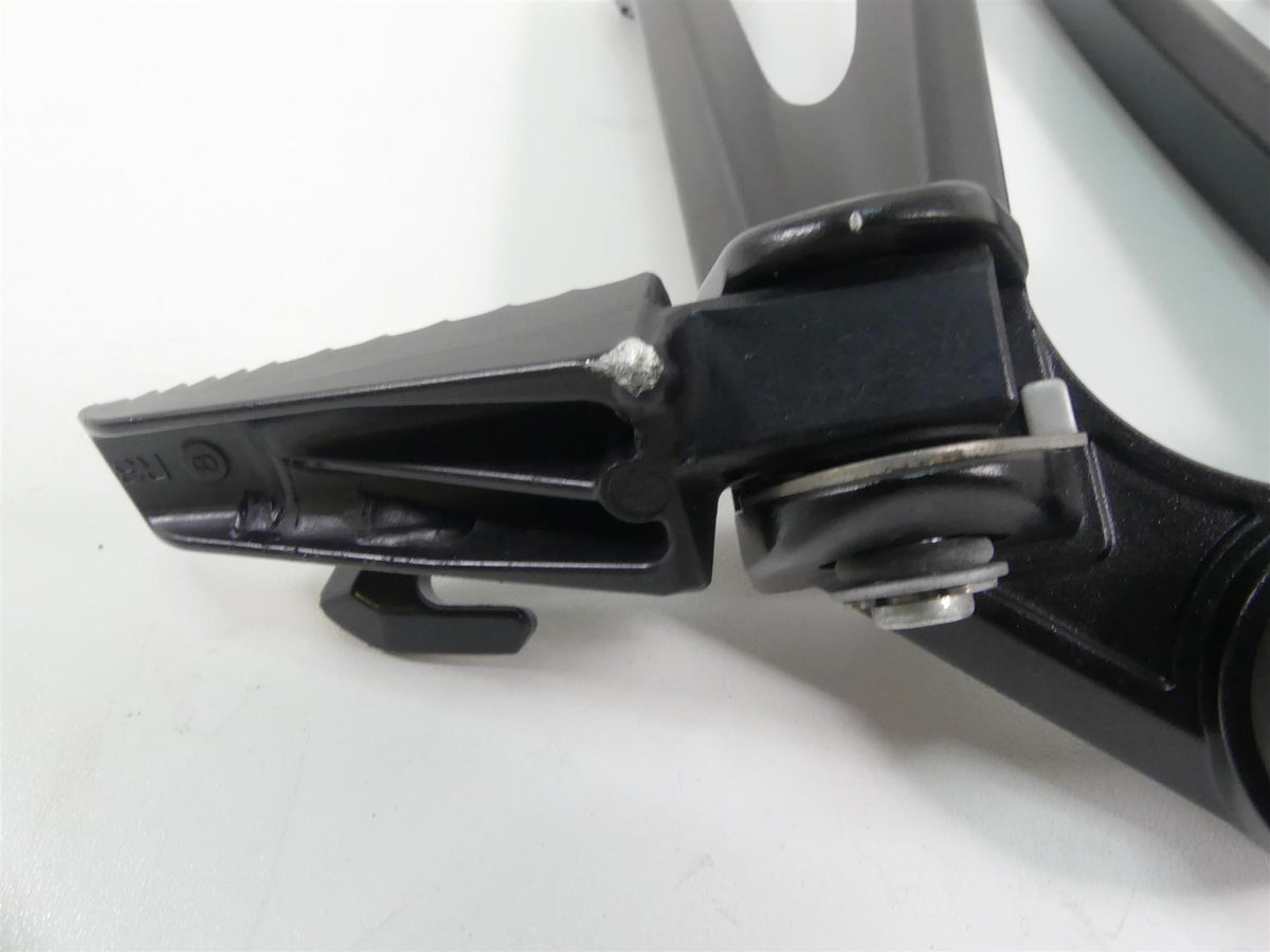 2022 Suzuki GSXR750 Rear Passenger Footpeg Foot Rest Set 43600-14J30 43700-14J30 {{ shop.shopifyCountryName }} - Mototech271