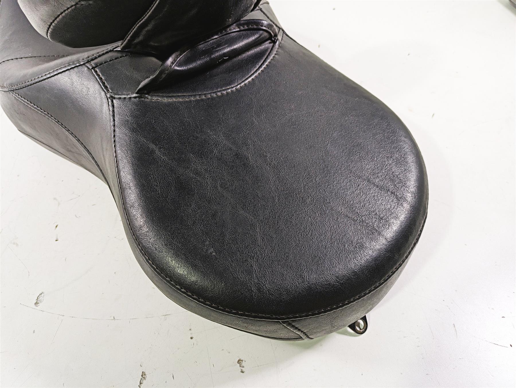 2012 Harley FLD Dyna Switchback Signature Series Seat & Rider Backrest 52000015 {{ shop.shopifyCountryName }} - Mototech271