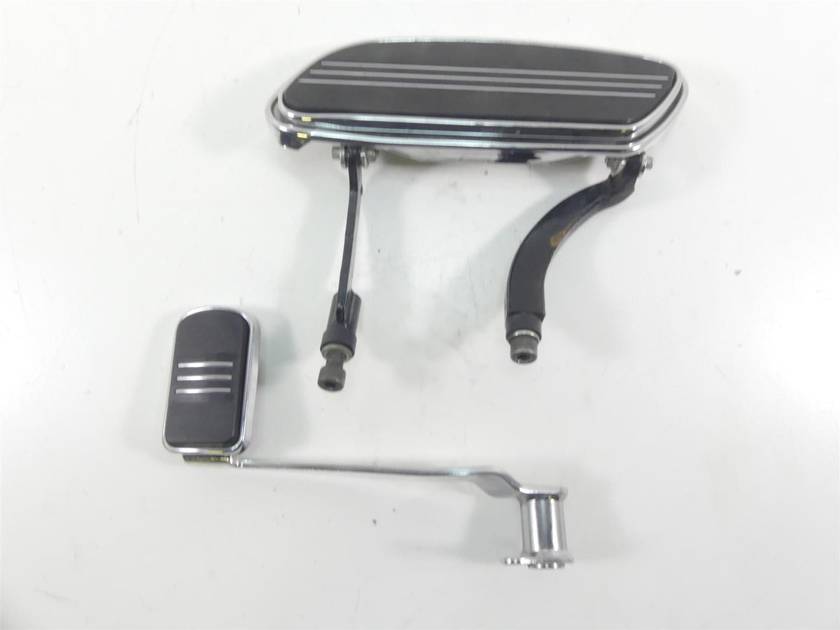 2005 Harley Touring FLHRSI Road King Right Floorboard + Brake Ped -Read 50518-83 {{ shop.shopifyCountryName }} - Mototech271