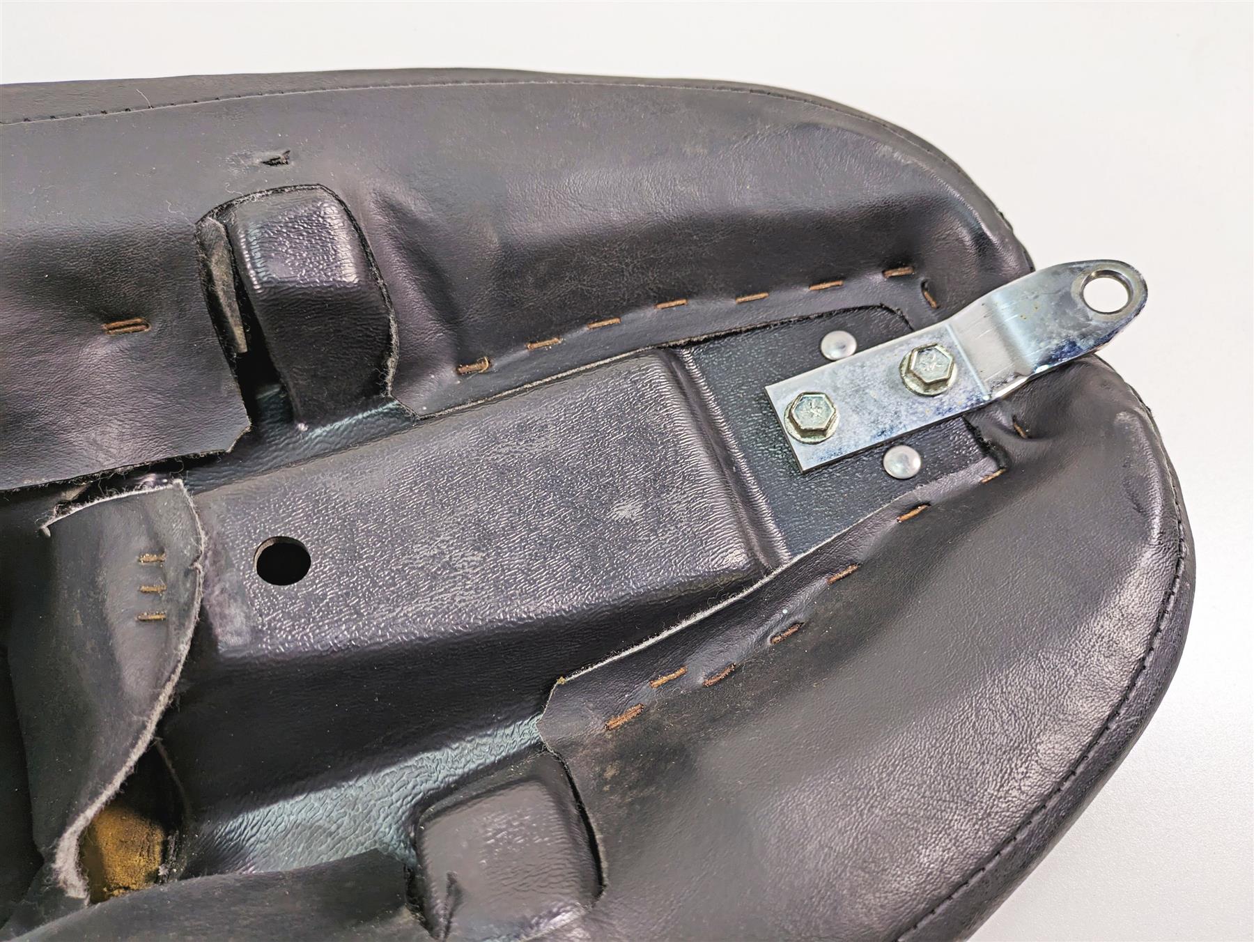 2006 Harley Touring FLHXI Street Glide Oem Driver Duo Seat Saddle -Read 52320-06 {{ shop.shopifyCountryName }} - Mototech271