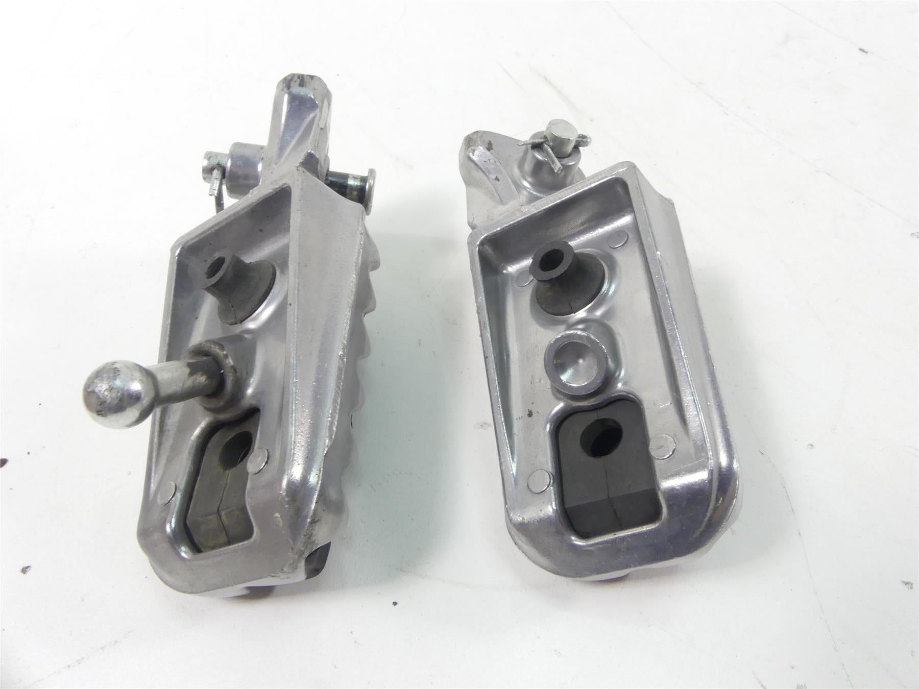 2017 Yamaha XT1200Z Super Tenere Front Rider Driver Footpeg Set 23P-27451-00-00 {{ shop.shopifyCountryName }} - Mototech271