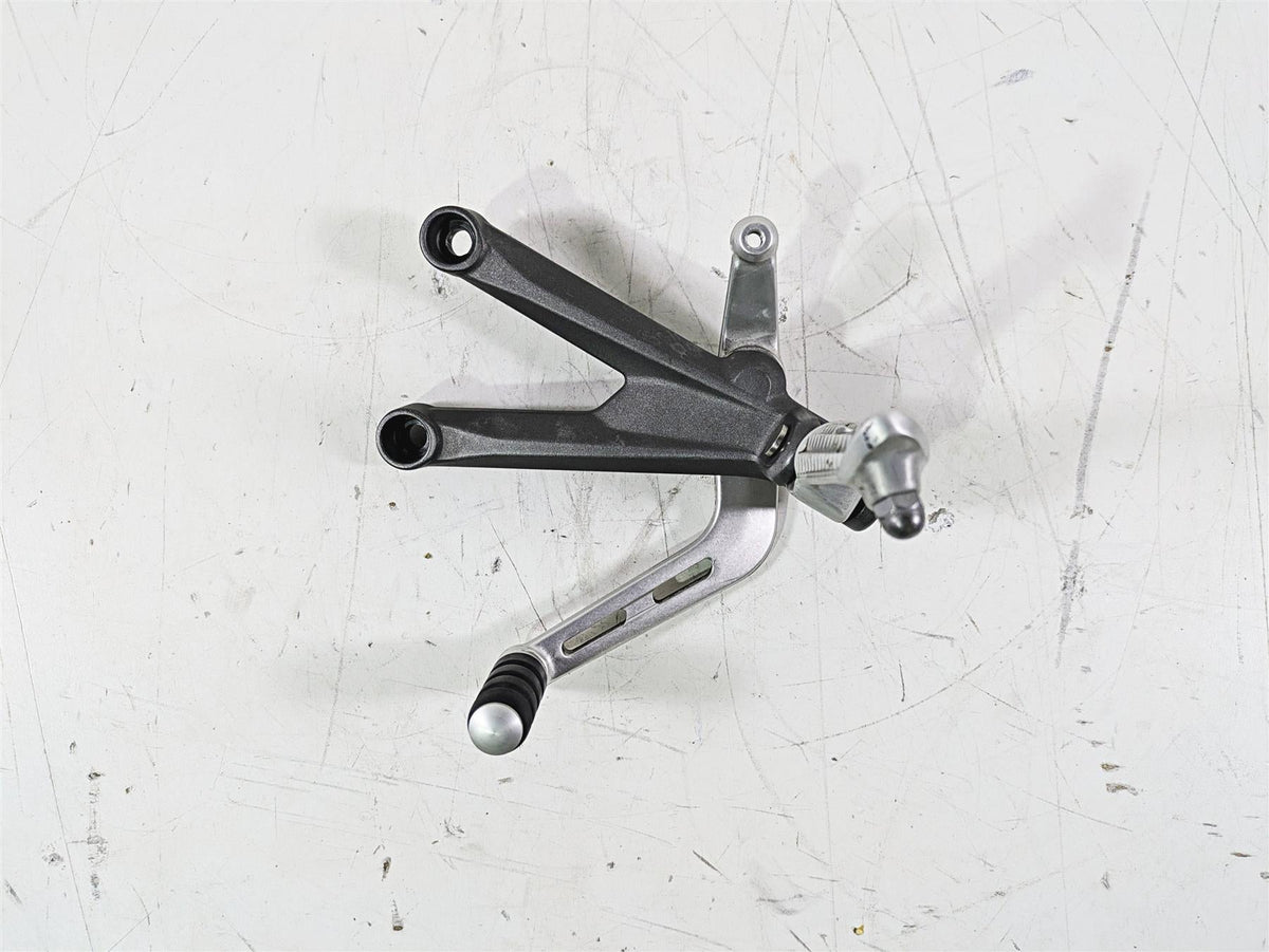 2020 Triumph Daytona 765 Moto2 Left Rider Footpeg & Shifter T2083381 T2082931 {{ shop.shopifyCountryName }} - Mototech271