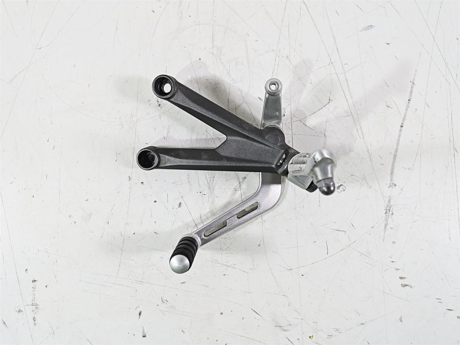 2020 Triumph Daytona 765 Moto2 Left Rider Footpeg & Shifter T2083381 T2082931 {{ shop.shopifyCountryName }} - Mototech271