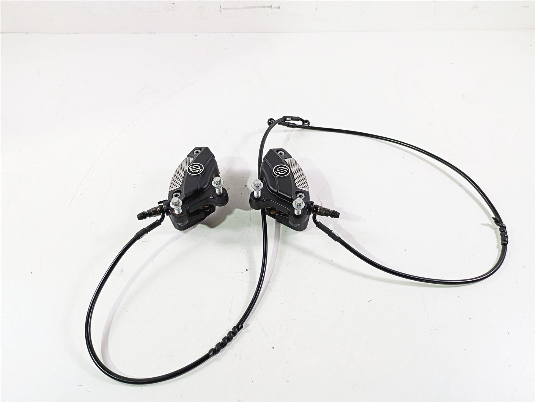 2010 Harley VRSCF Muscle Rod Front Brake Caliper & Line Set 44731-08 44732-08 {{ shop.shopifyCountryName }} - Mototech271