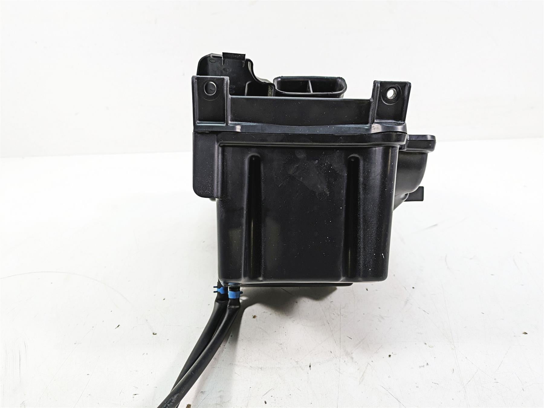 2011 Triumph America Air Cleaner Breather Box & Covers T2208750 T2208495 {{ shop.shopifyCountryName }} - Mototech271
