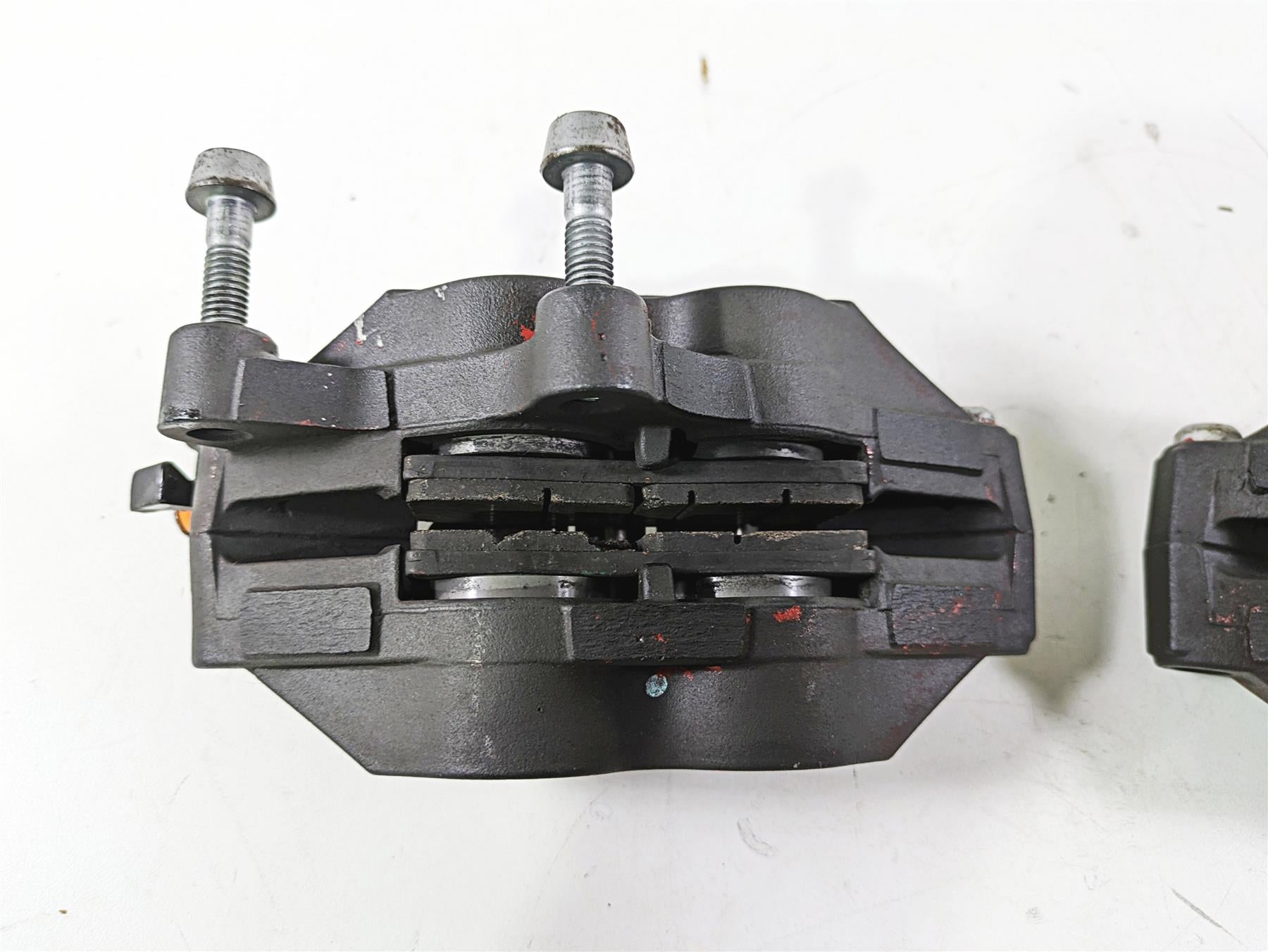 2004 BMW R1150GS R21 Front Brake Caliper Set Tokico 34117670391 34117670392 {{ shop.shopifyCountryName }} - Mototech271