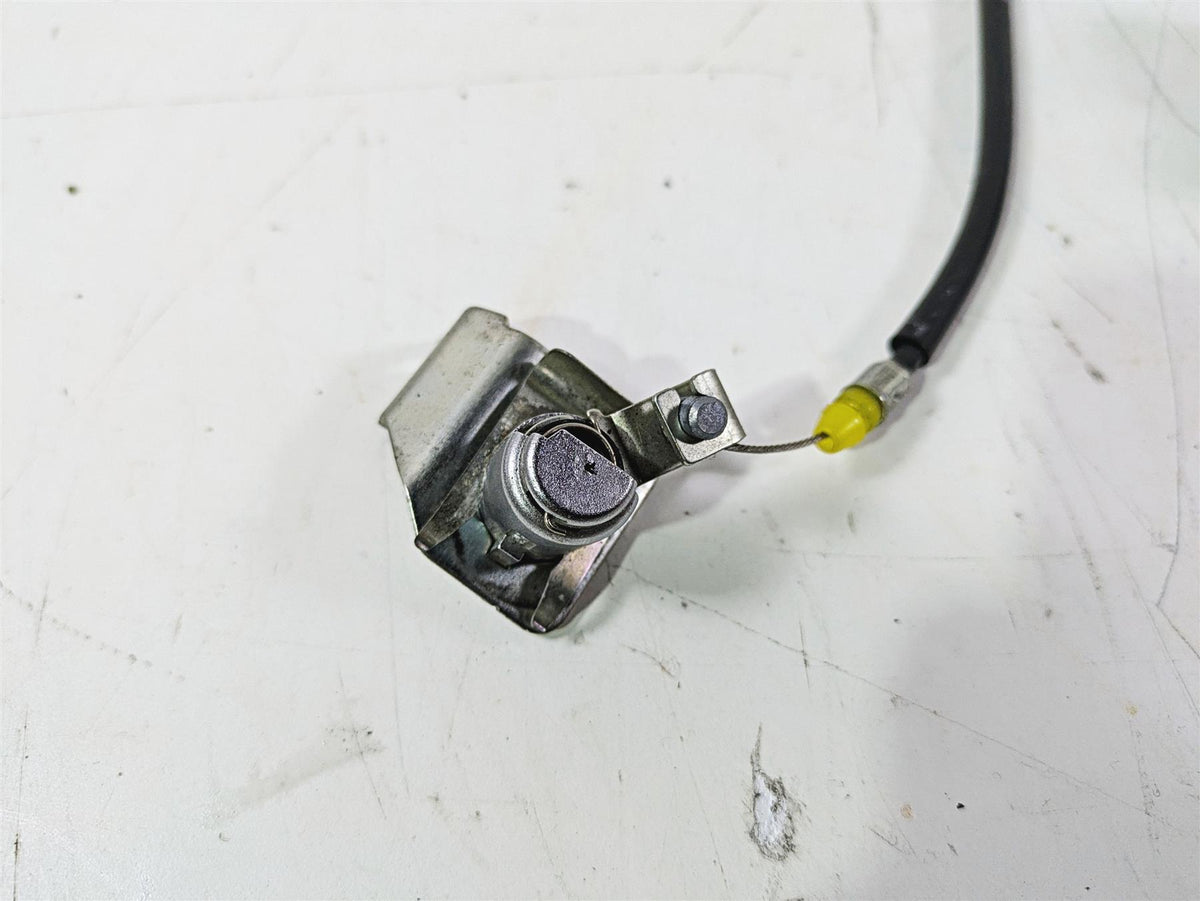 2016 Suzuki GSXR1000 Ignition Switch Key Lock Tank Cap Set 37101-40823 {{ shop.shopifyCountryName }} - Mototech271
