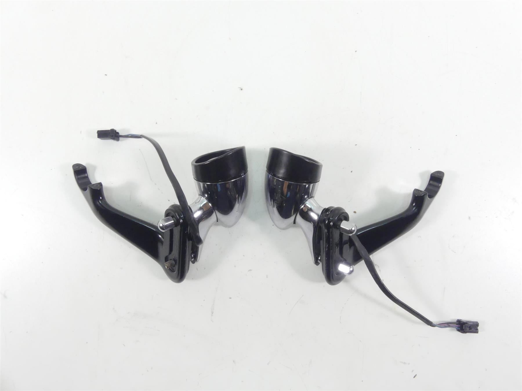2011 Harley Touring FLTRU Road Glide Front Led Turn Signal Set 69272-05 {{ shop.shopifyCountryName }} - Mototech271