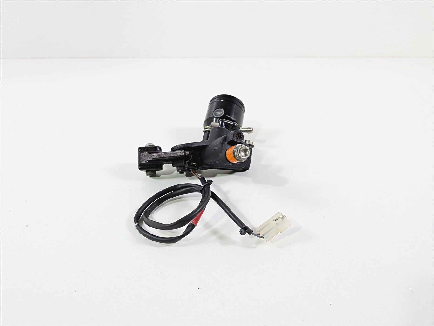 2016 Aprilia RSV 1100 Tuono V4 Factory Brembo Front Brake Master Cylinder B044605 {{ shop.shopifyCountryName }} - Mototech271