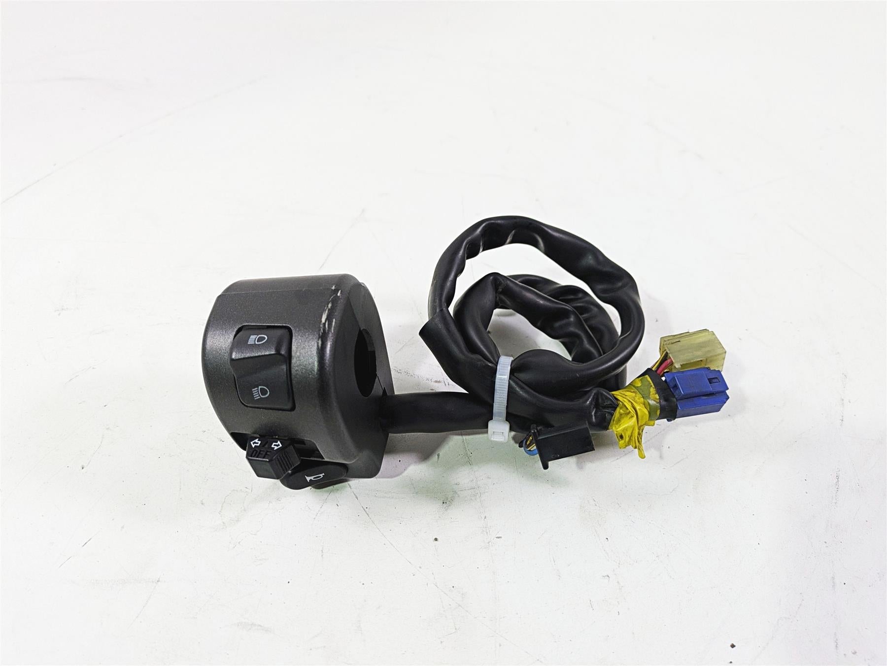 2008 Yamaha XVS1300 V-Star Tourer Left Hand Control Switch 3D8-83973-00-00 {{ shop.shopifyCountryName }} - Mototech271