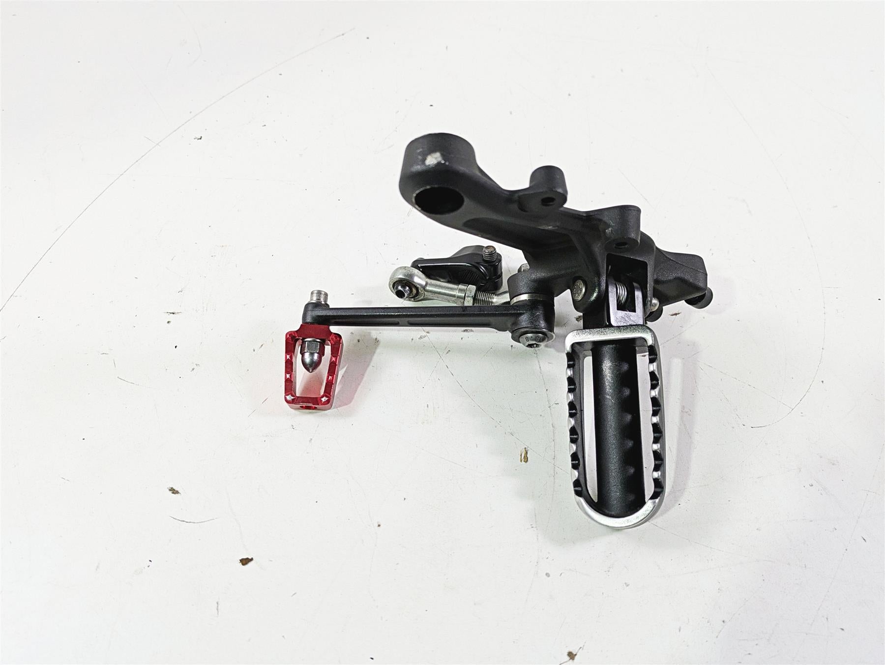 2022 Harley RA1250 S Pan America Left Rider Footpeg & Shifter 33600309A 33600269 {{ shop.shopifyCountryName }} - Mototech271