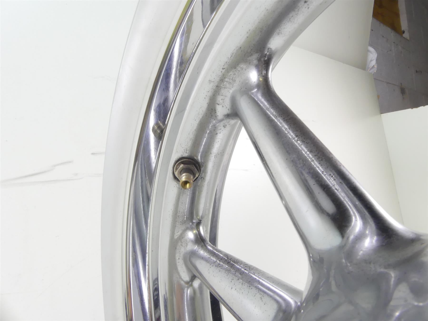 2007 Harley FLHTCU SE CVO Electra Glide Front 9 Spoke Chrome Wheel 16x3 43539-08 {{ shop.shopifyCountryName }} - Mototech271
